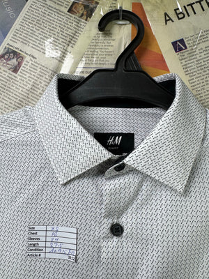 H&M® XS | Chest: 18" | White with Grey Pattern | Shirt | Cotton - Poly | 3312 - Genuine Maal