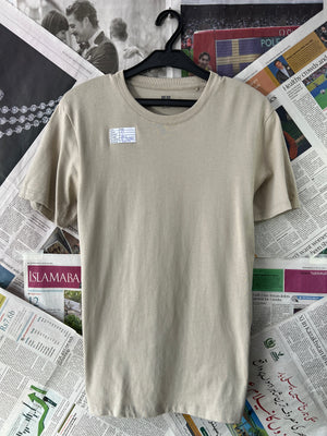 UNIQLO® Beige | Small | Chest: 19" | T71 - Genuine Maal