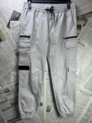 Bershka® Waist: 32" to 34" | Beige | Cargo Trousers | Cotton - Poly - Elastane | 1477 - Genuine Maal