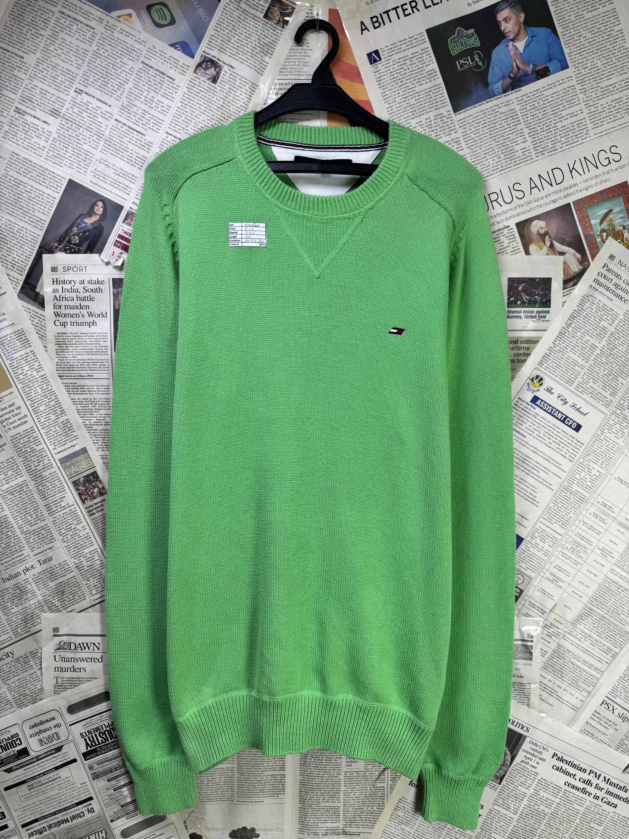 T*mmy Hilfiger® Medium | Chest: 21.5" | Parrot Green | Knit Sweater | Cotton | 3426 - Genuine Maal