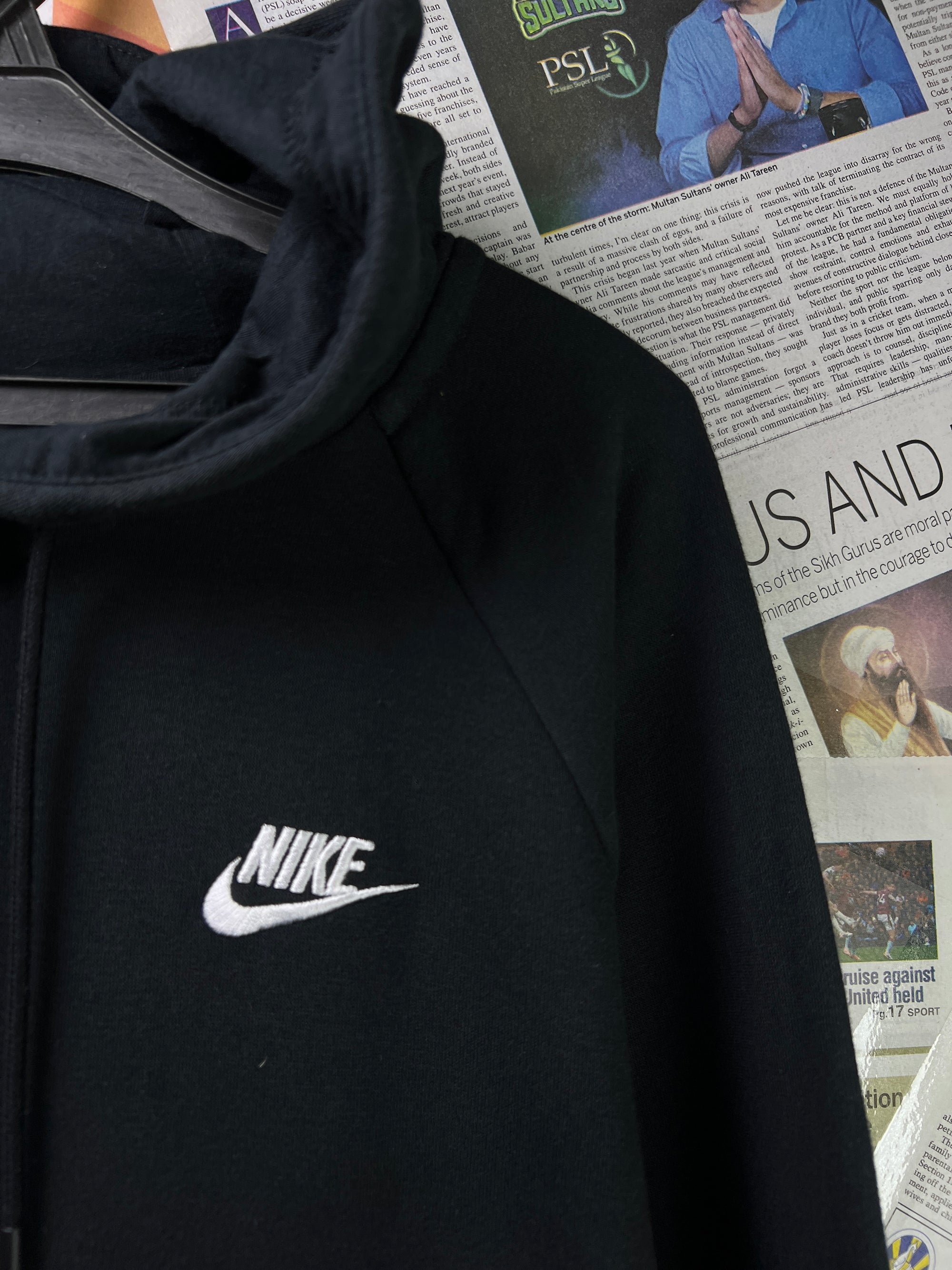 N*ke® Large | Chest: 24" | Hoodie | 1803