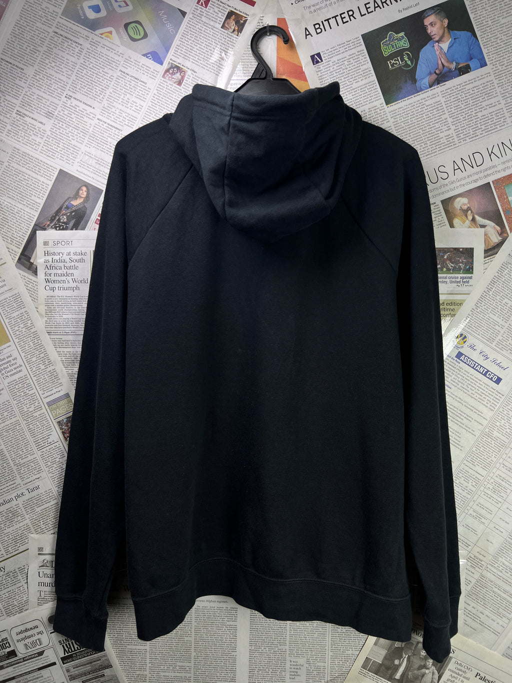 N*ke® Large | Chest: 24" | Hoodie | 1803