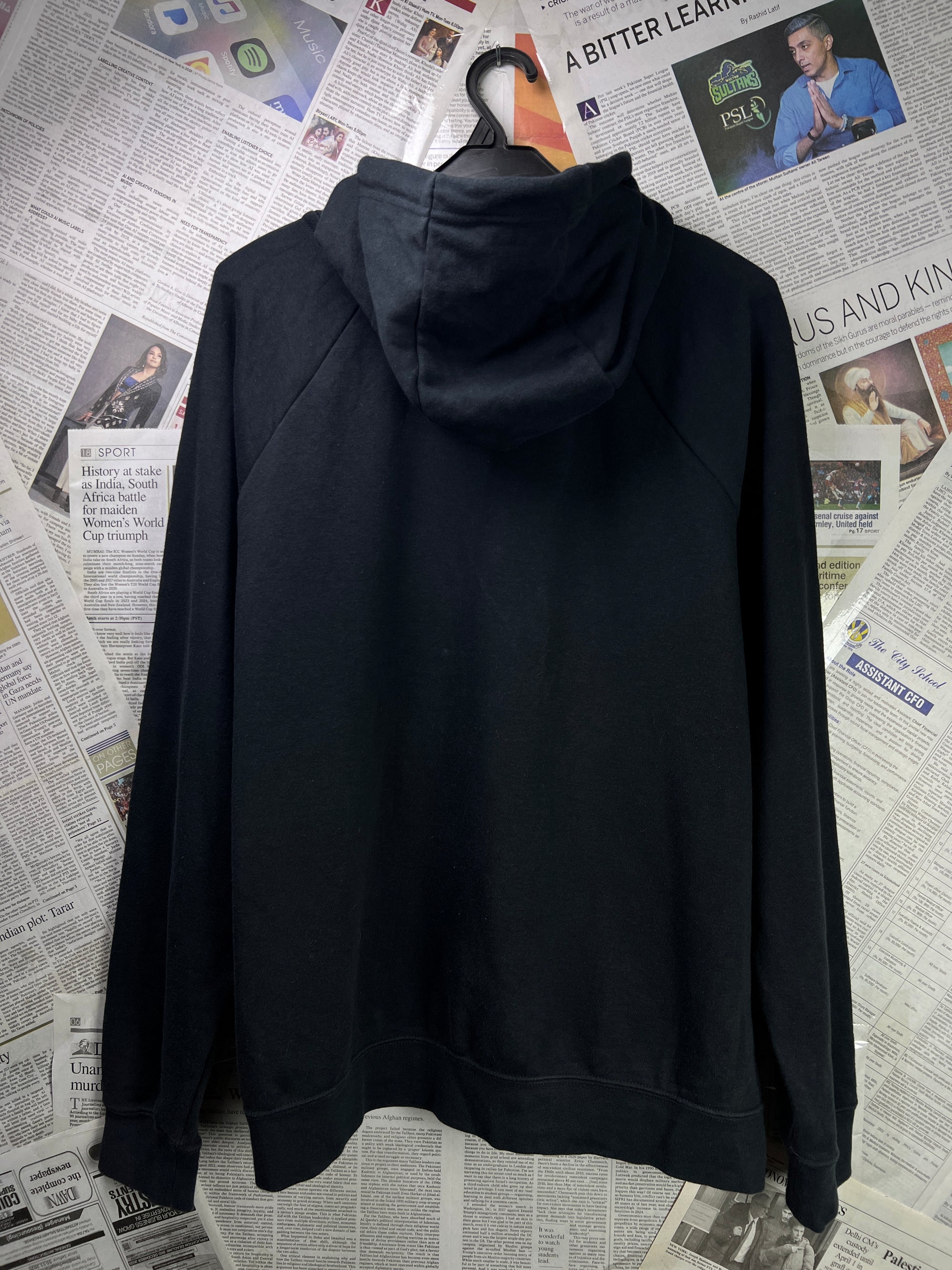 N*ke® Large | Chest: 24" | Hoodie | 1803