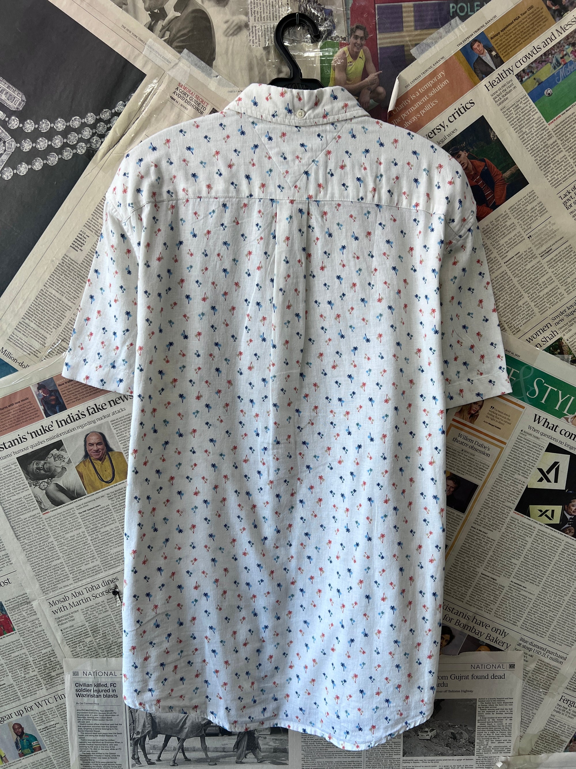 Tommy Hilfig*r® Medium | Chest 22.5 | Floral in Linen Blend | 2294 - Genuine Maal