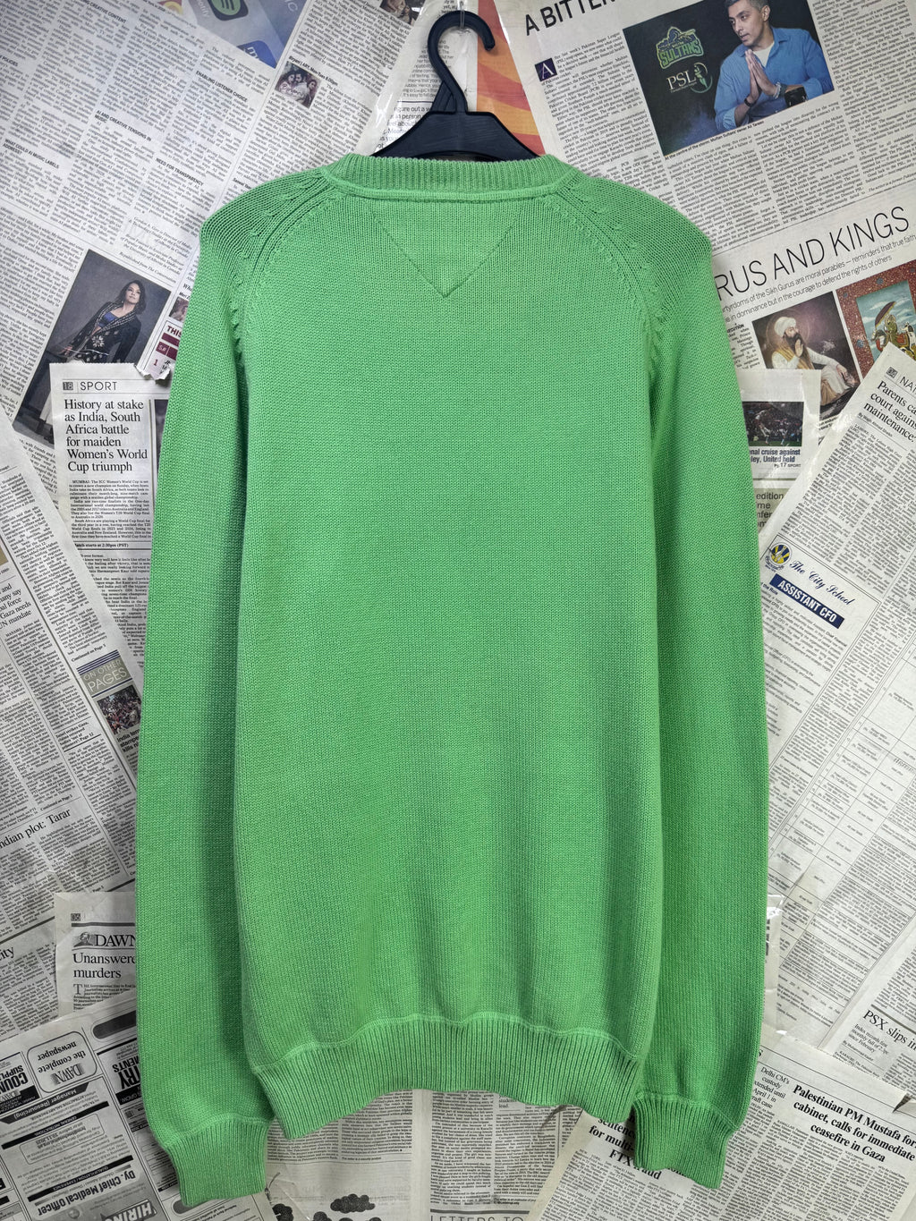 T*mmy Hilfiger® Medium | Chest: 21.5" | Parrot Green | Knit Sweater | Cotton | 3426 - Genuine Maal