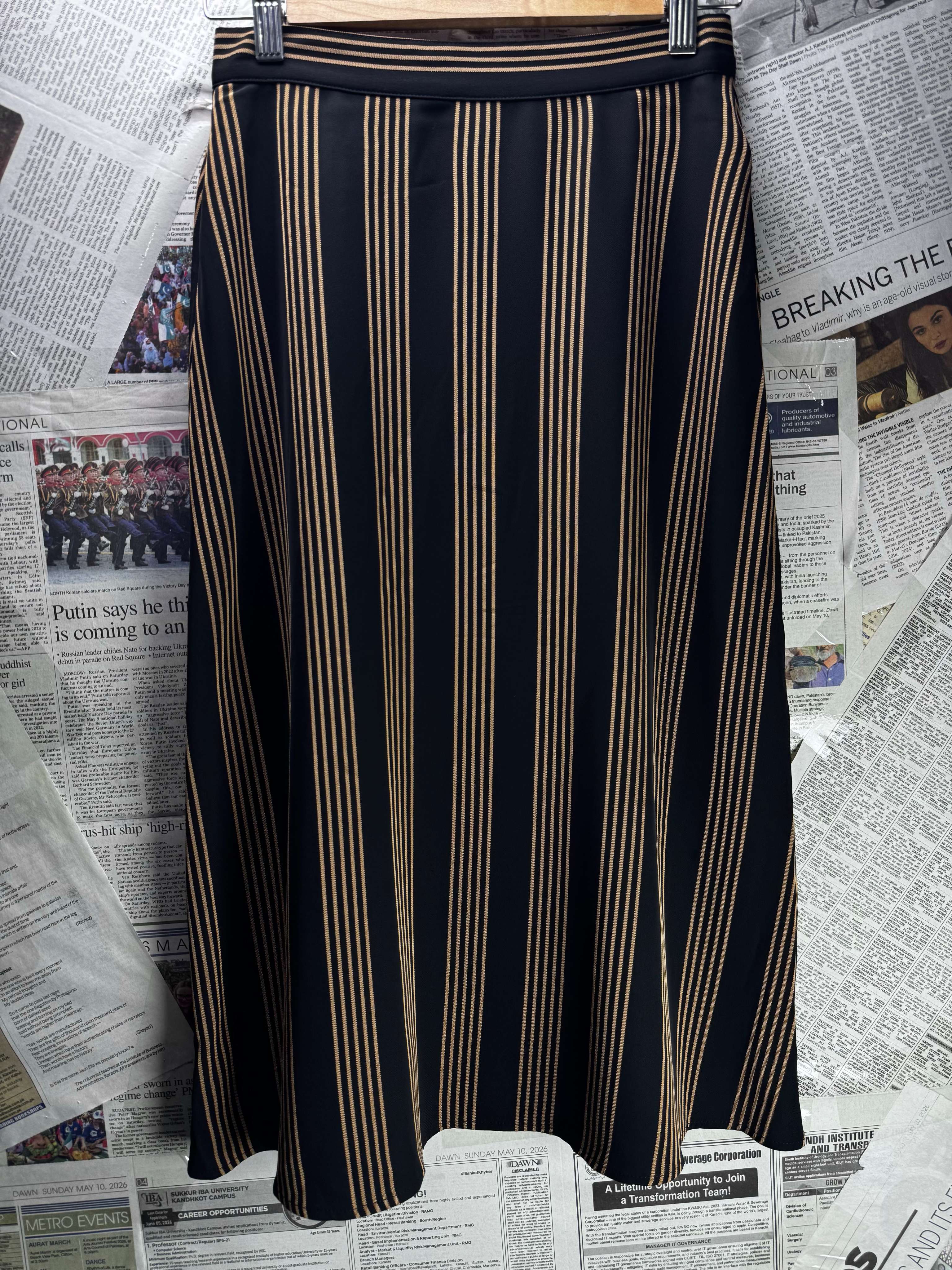H&M® Waist: 24" | Tribal Print | Midi Skirt | B8 - 3064 - Genuine Maal