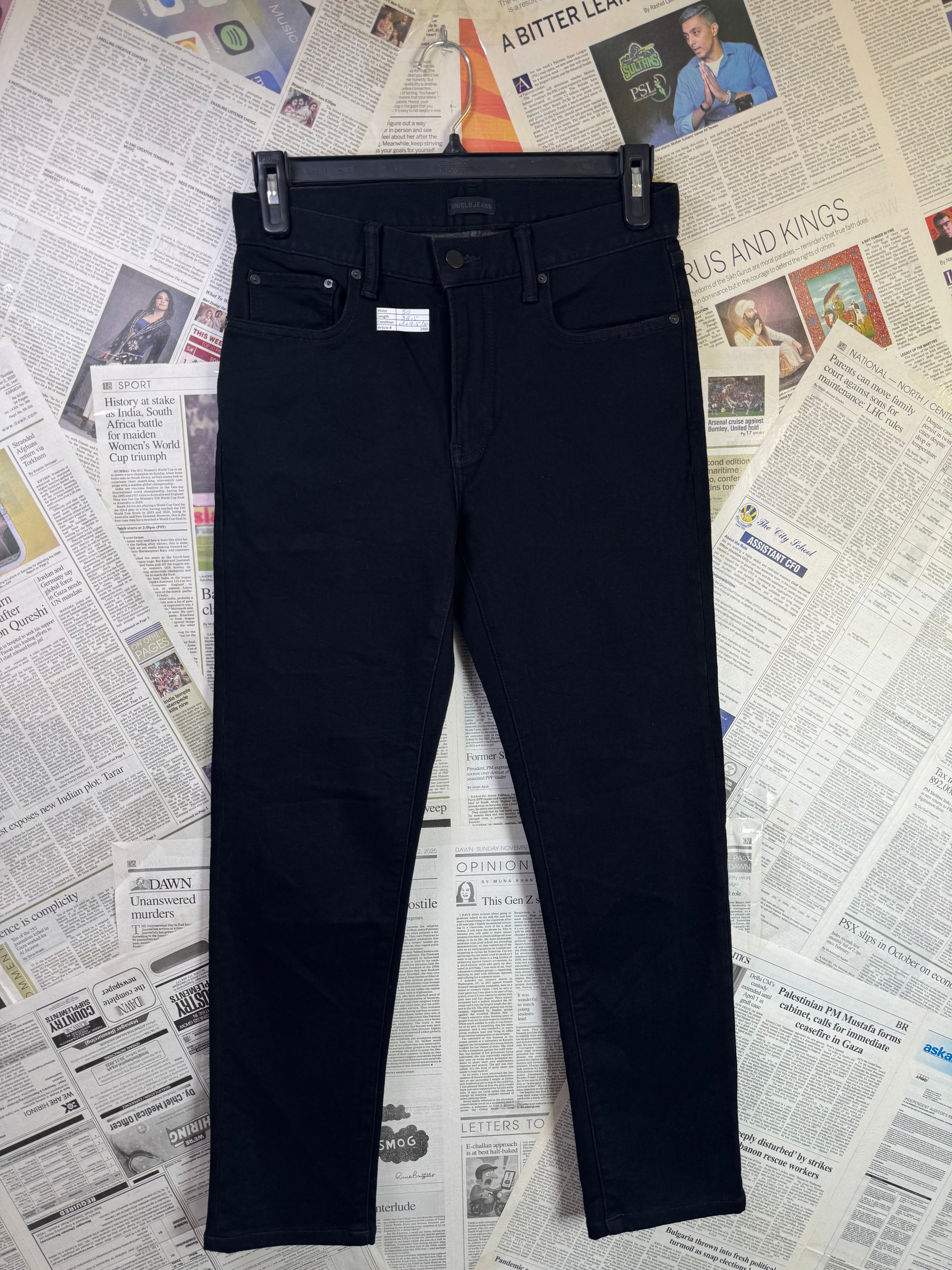 Uniqlo® Waist: 30" | Black | Denim Pant | Fit: Slim | 2888 - Genuine Maal