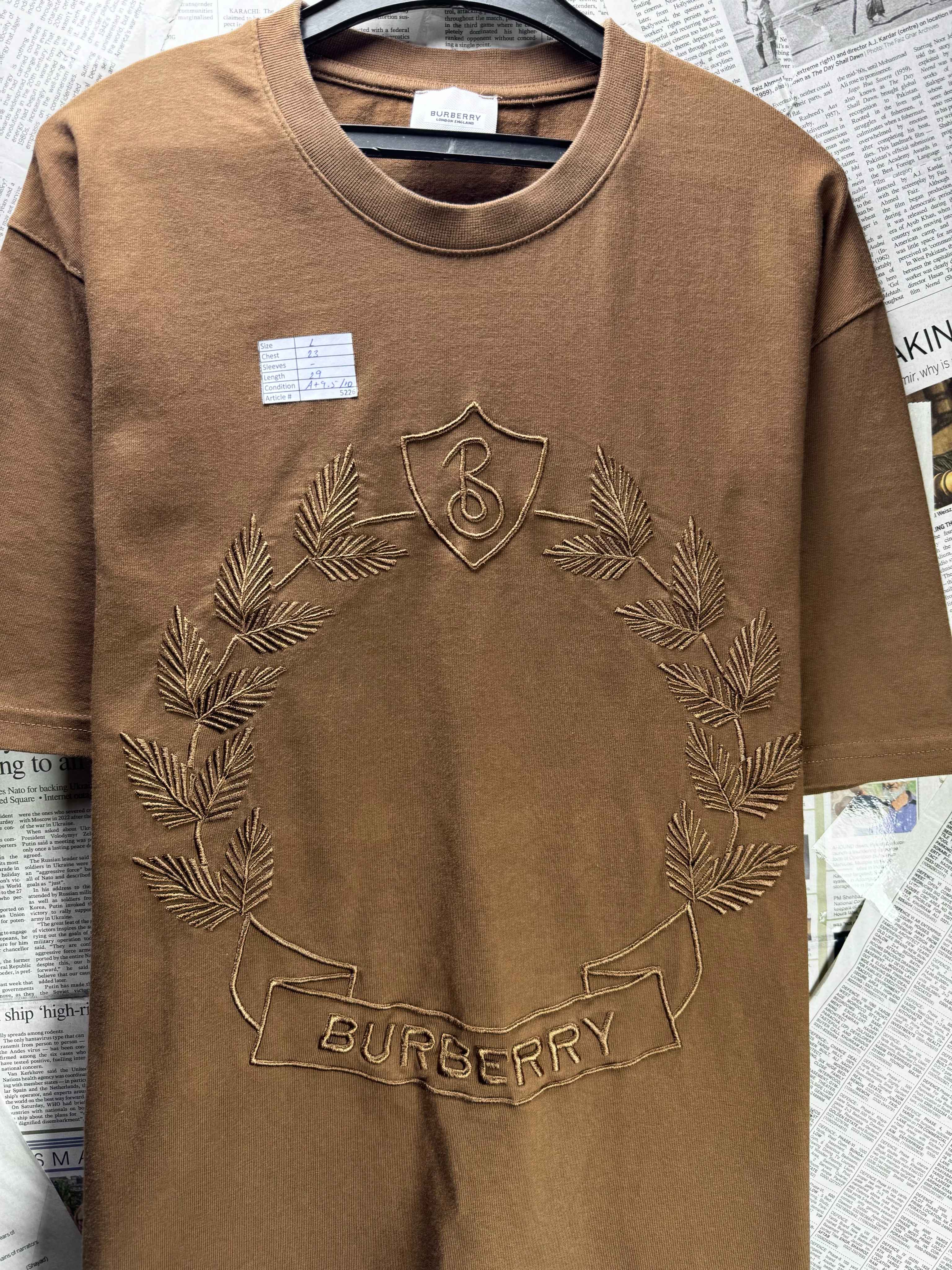 Burberry® Large | Chest: 23" | Brown | T-Shirt | Cotton | 5226 - Genuine Maal