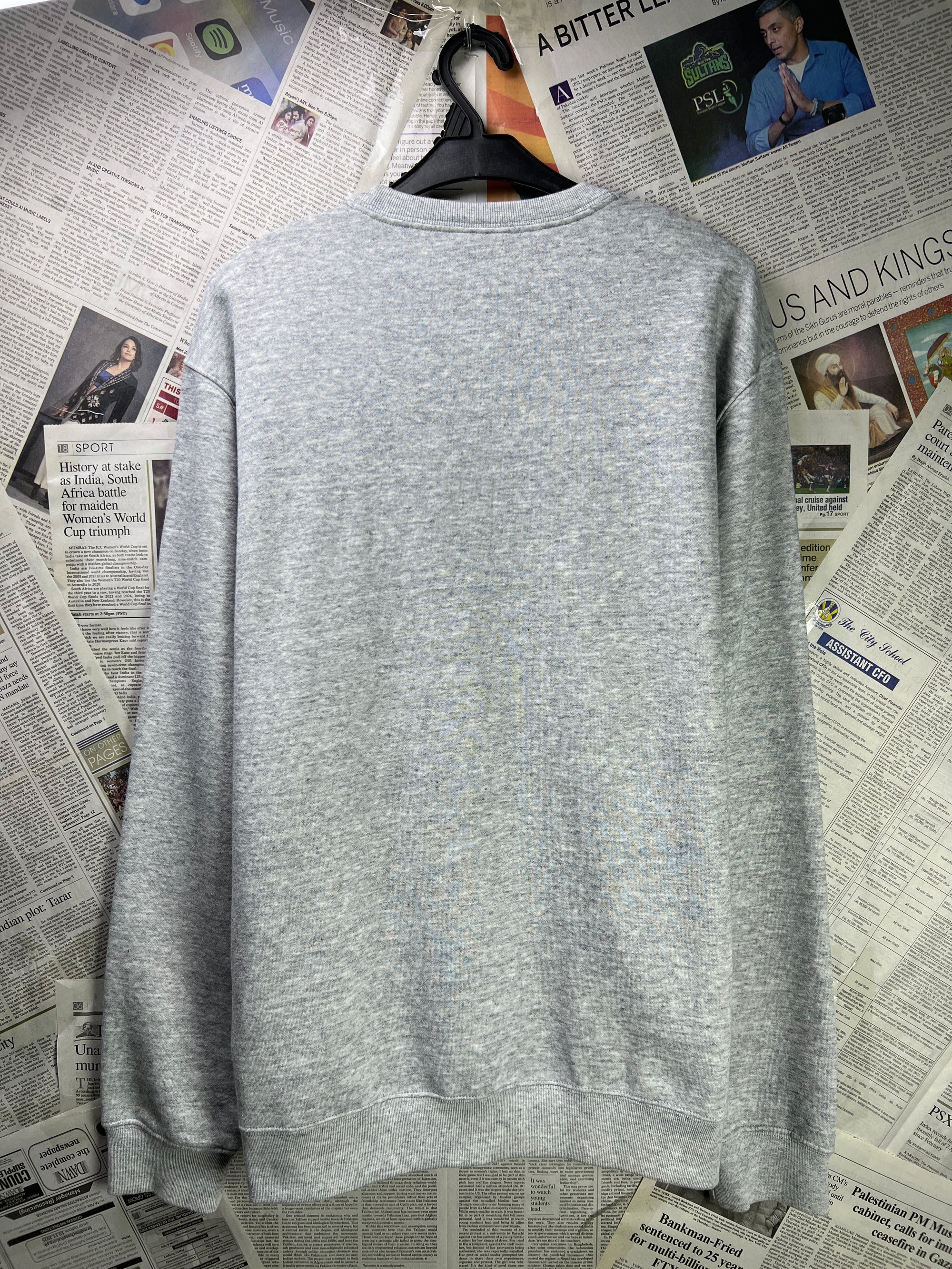 Champion® Large | Chest: 23" | Grey | Sweat Shirt | Cotton - Poly | 2068 - Genuine Maal