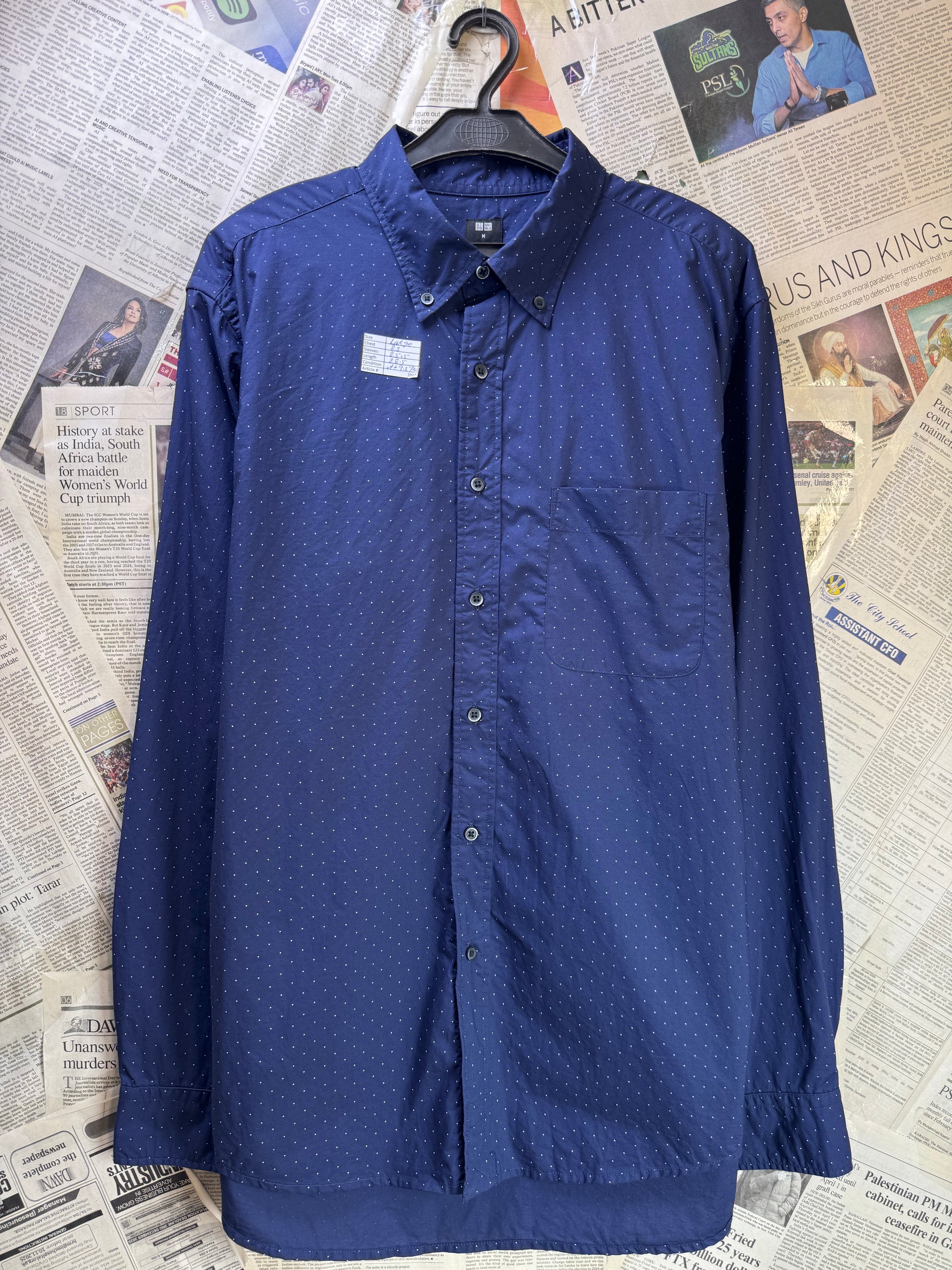 Uniqlo® Large | Chest: 23" | Blue with Polka Dots | Shirt | Cotton | 3903 - Genuine Maal