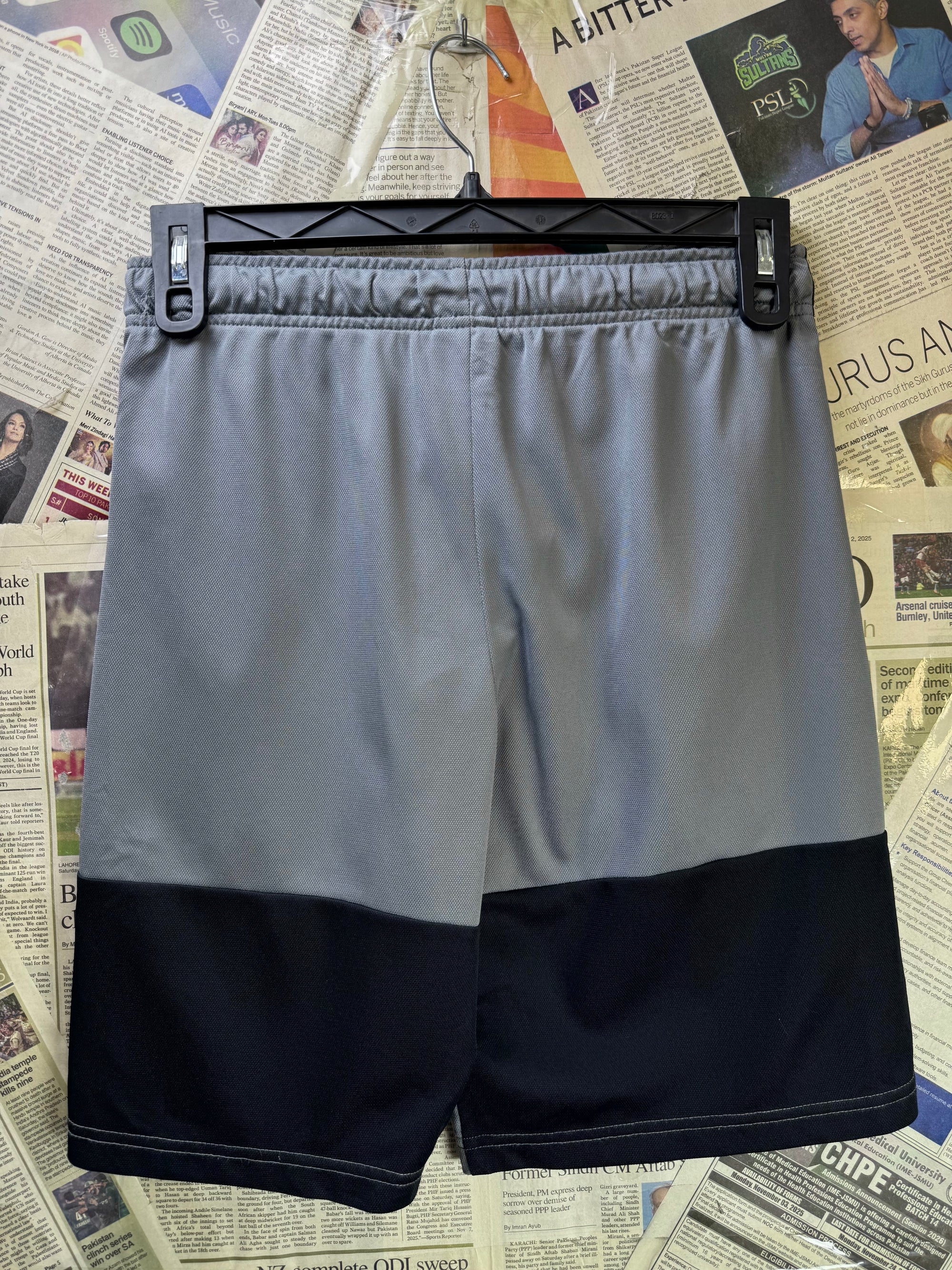 N*ke® Waist: 28" to 30" | Grey | Sports Shorts | Poly | 1454 - Genuine Maal
