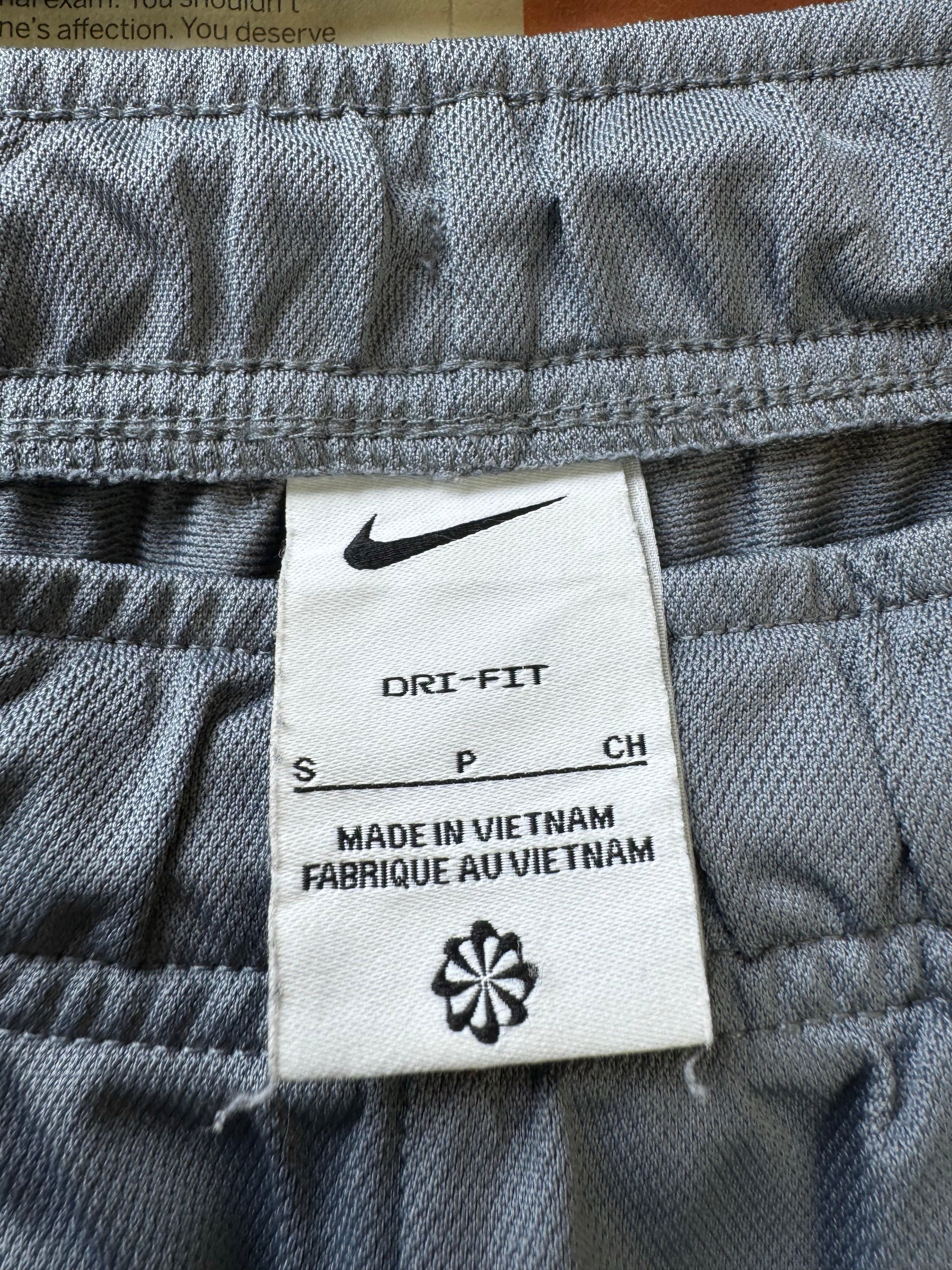 N*ke® Waist: 28" to 30" | Grey | Sports Shorts | Poly | 1454 - Genuine Maal