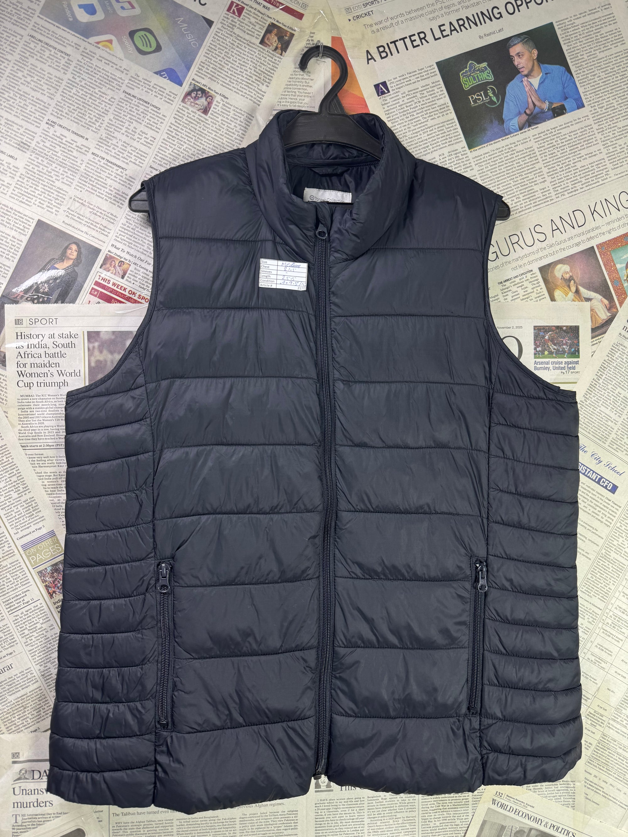 Target® Medium | Chest: 21.5" | Black | Sleeveless Puffer Jacket | Filling: Polyester | 2177 - Genuine Maal