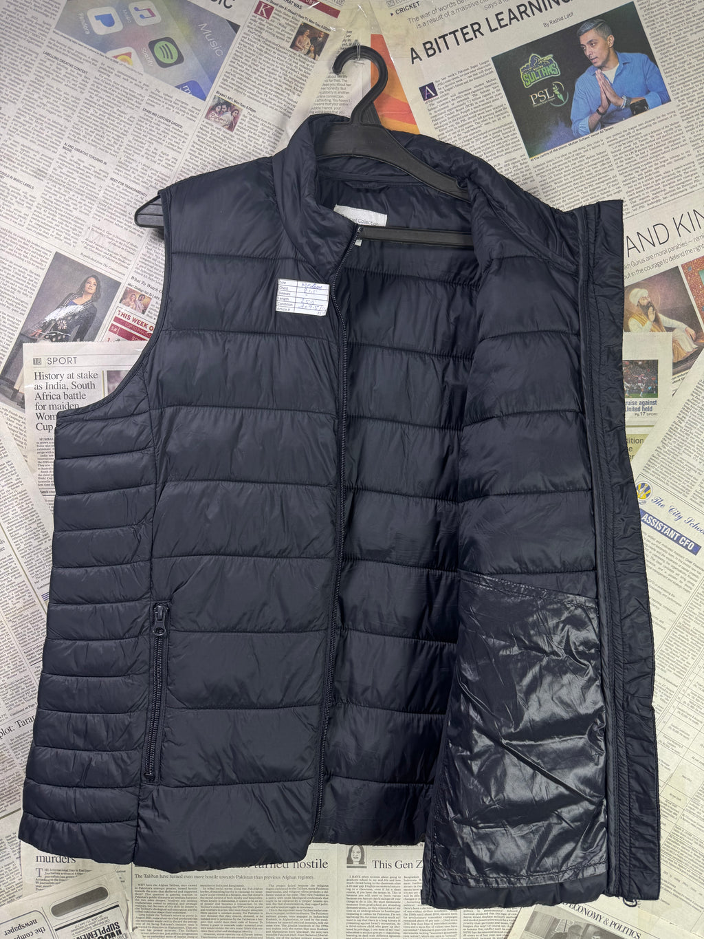 Target® Medium | Chest: 21.5" | Black | Sleeveless Puffer Jacket | Filling: Polyester | 2177 - Genuine Maal