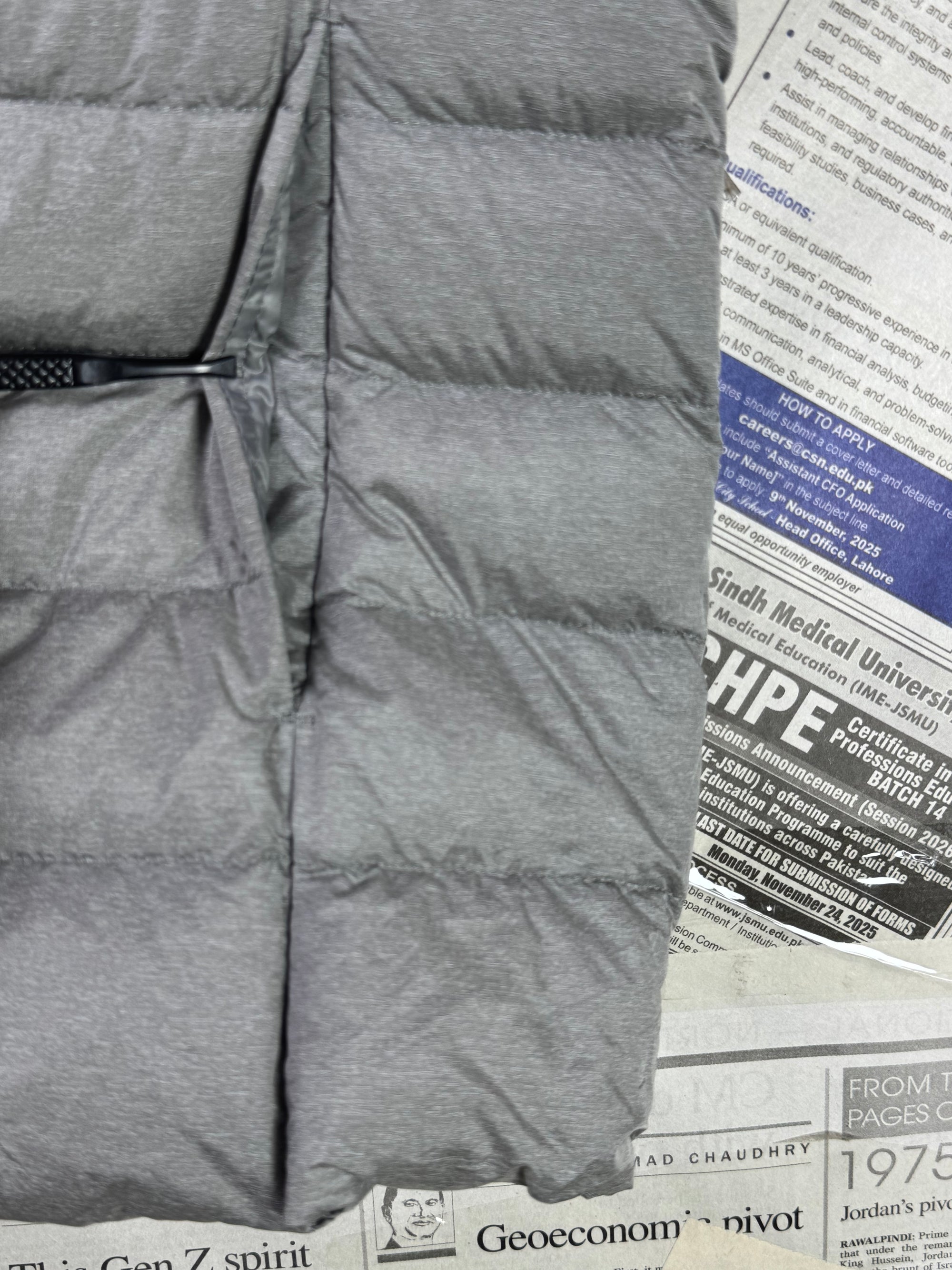 Uniqlo® Small | Chest: 20" | Silver Grey | Sleeveless Puffer Jacket | Filling: Down/Feather | 2165