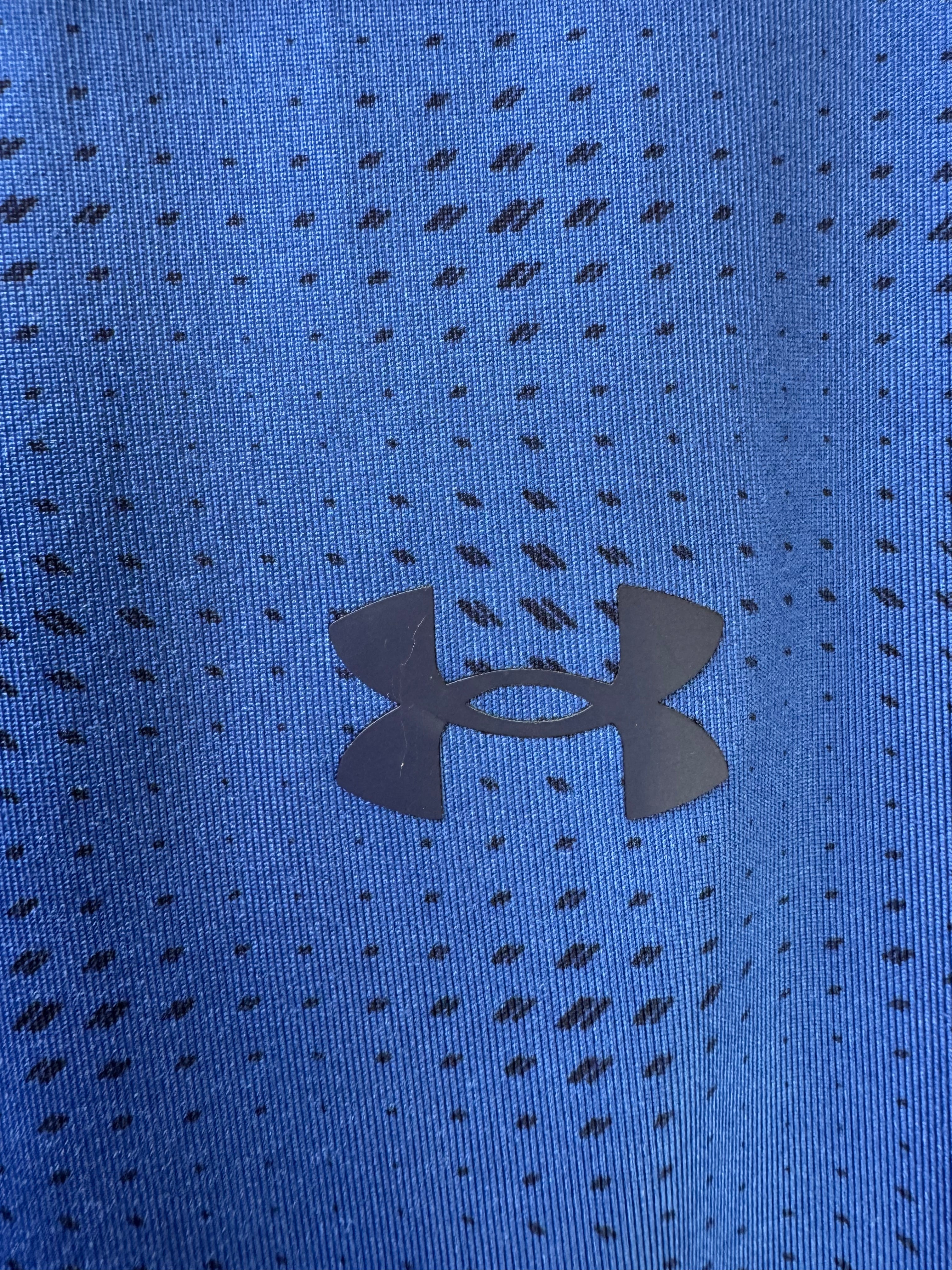 Under Armo*r® Medium | Chest: 21.5" | Blue with dots | Sports Polo | Poly | 3908 - Genuine Maal