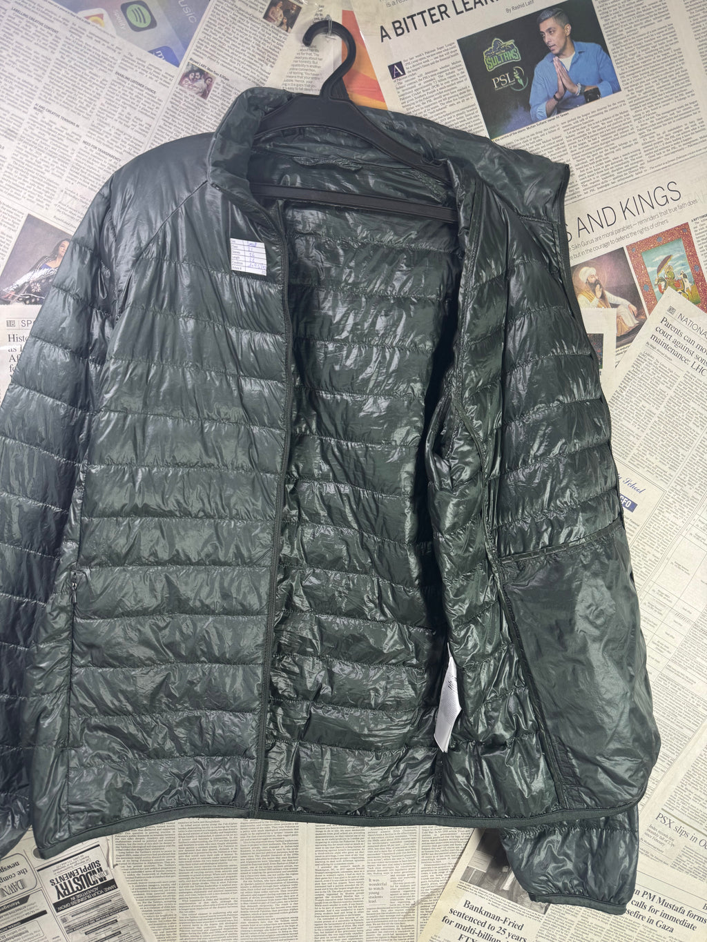 Uniqlo® Small | Chest: 21" | Dark Green | Puffer Jacket | Filling: Down/Feather | 2155 - Genuine Maal