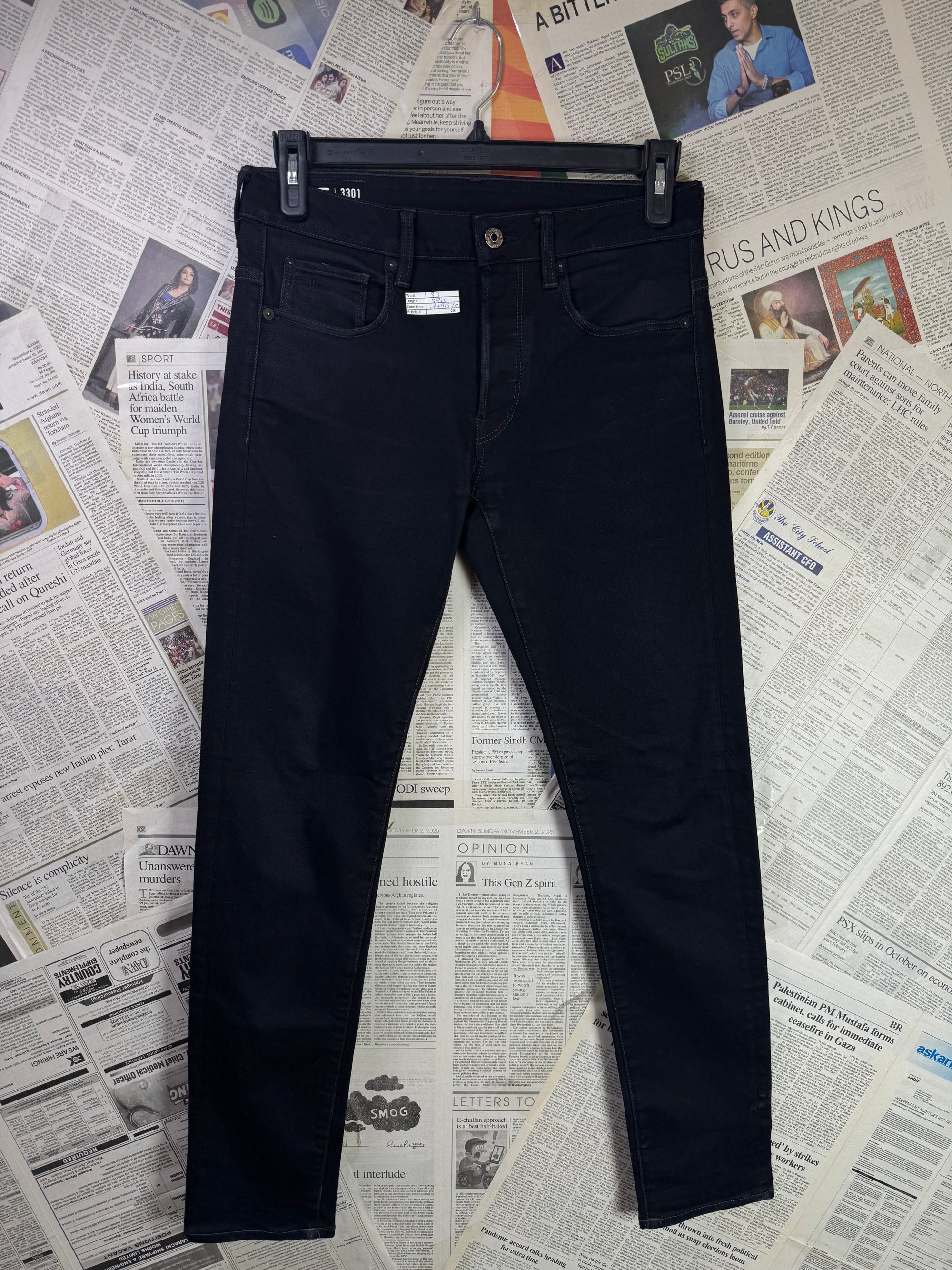 RAW® Waist: 30" | Black | Denim Pant | Fit: Slim | 2926 - Genuine Maal