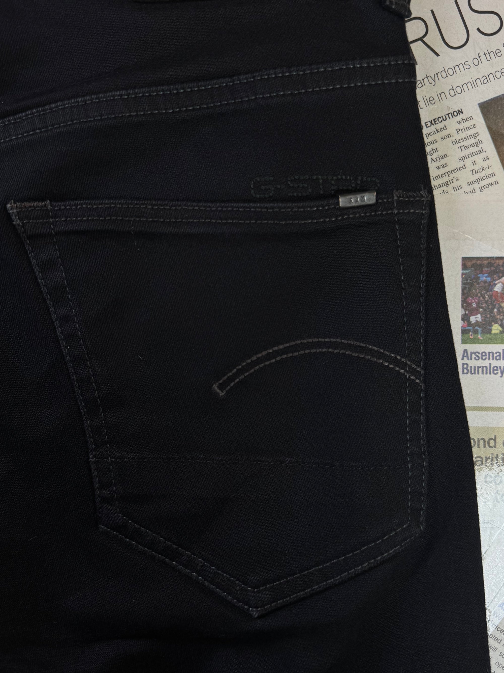 RAW® Waist: 30" | Black | Denim Pant | Fit: Slim | 2926 - Genuine Maal