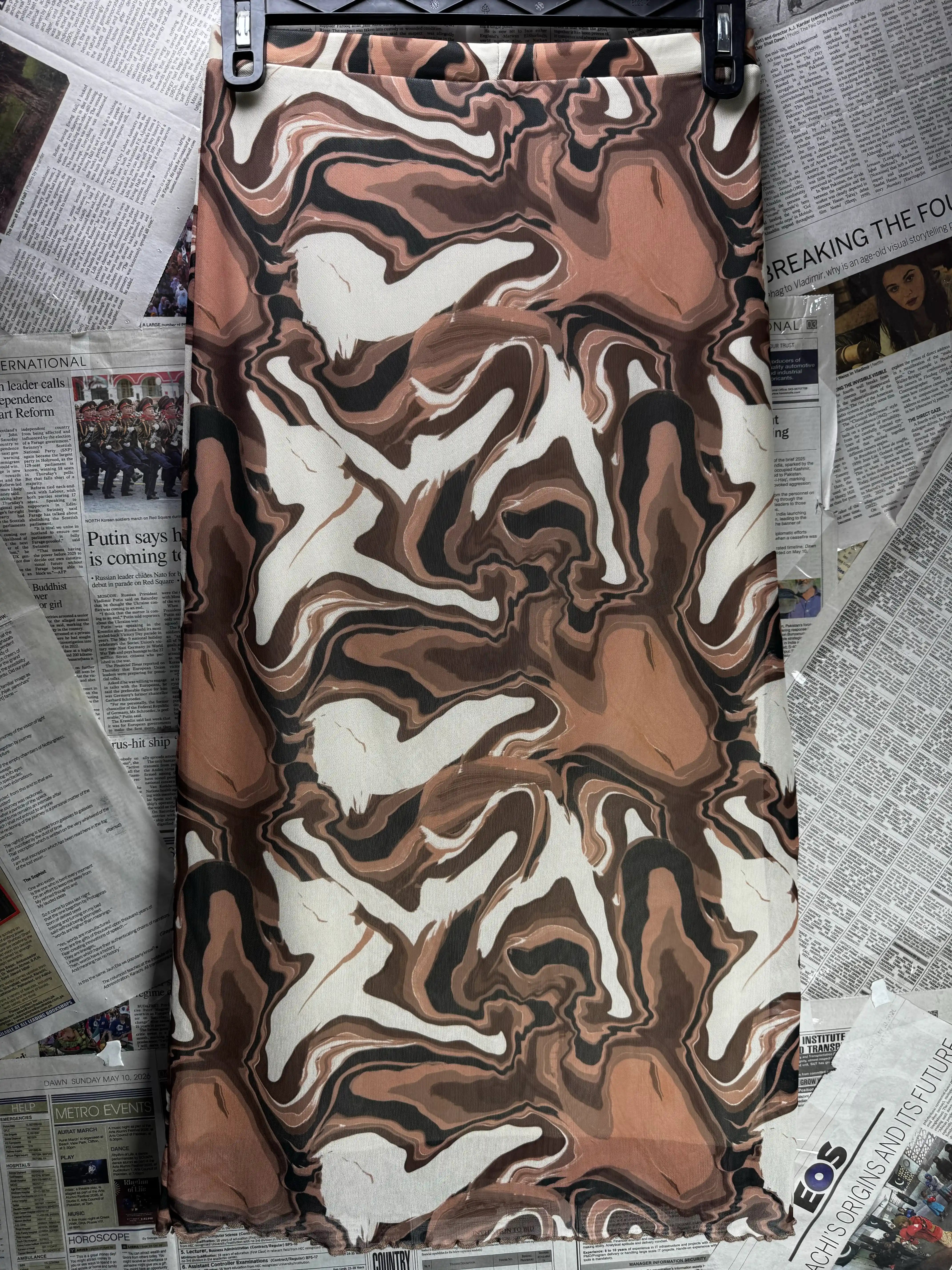 Stradivarius® Waist: 28" to 30" | Wavy Print Brown | Midi Skirt | B8 - 2502 - Genuine Maal