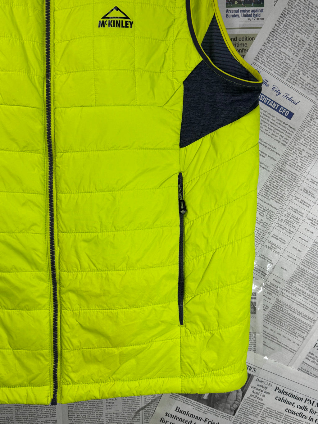 McKinley® Large | Chest: 23" | Bright Green | Sleeveless Puffer Jacket | Filling: Poly | 1834 - Genuine Maal