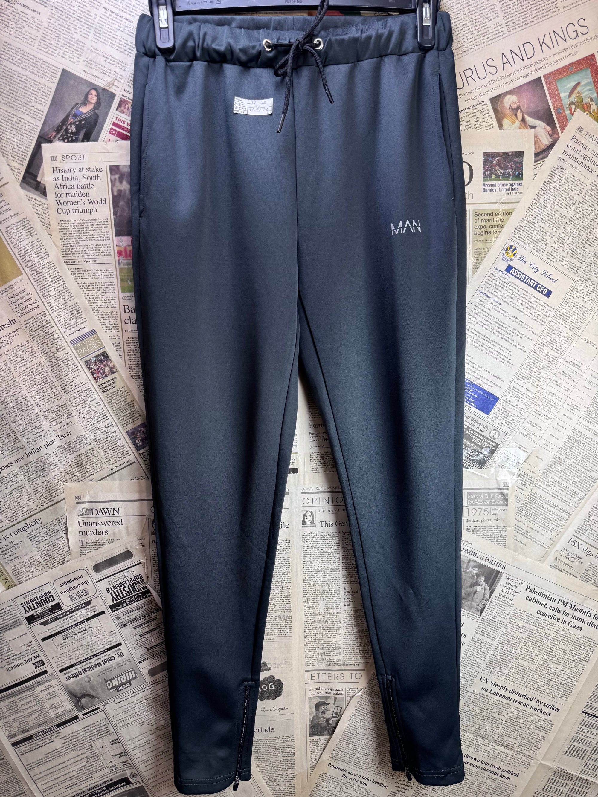 MAN® Waist: 28" to 30" | Dark Grey | Gym Trousers | Poly - Elastane | 1584 - Genuine Maal