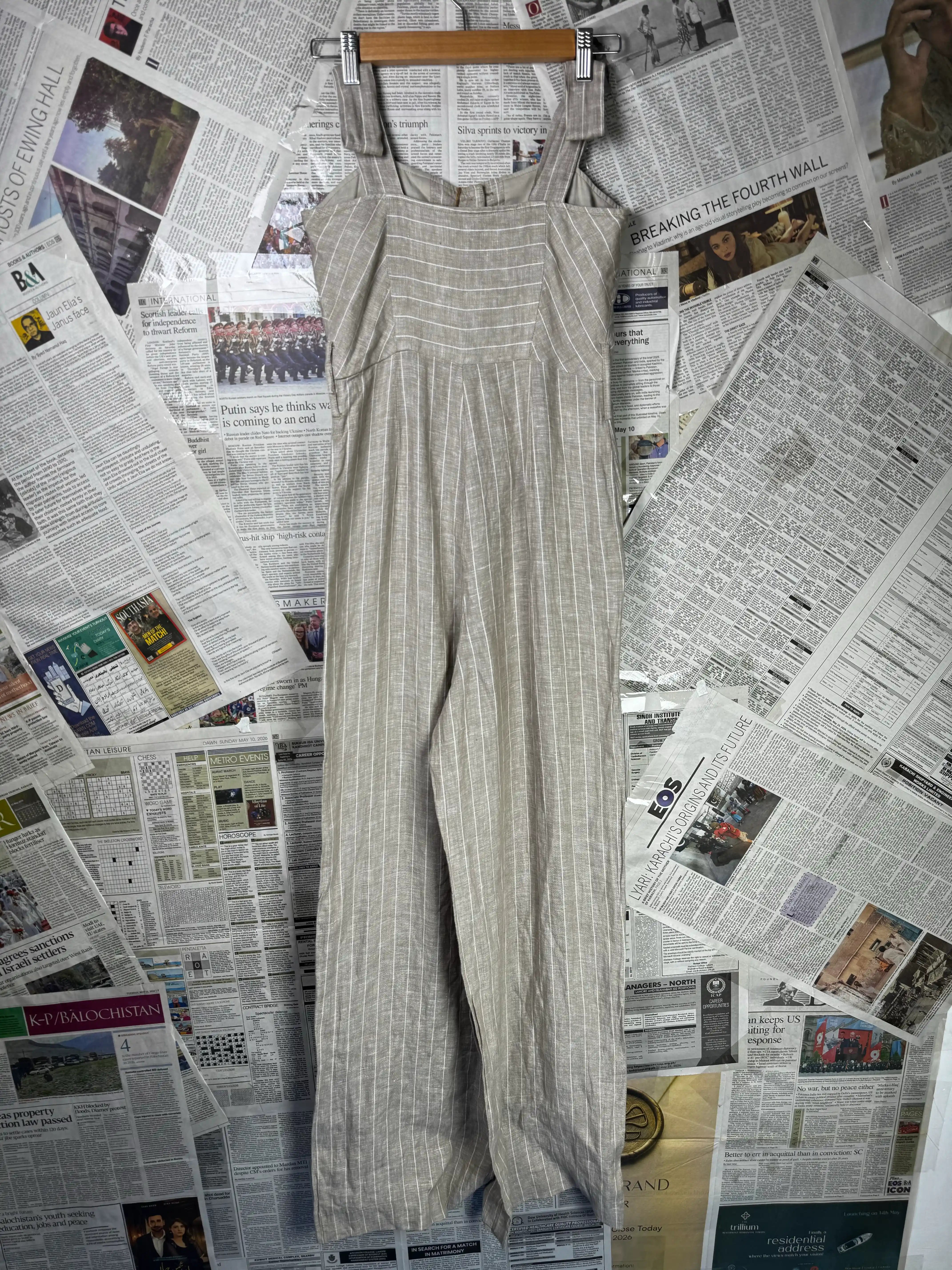 Mango® XS | Bust: 16" | Vertical Pinstripe Pattern | Jumpsuit | B8 - 5281 - Genuine Maal