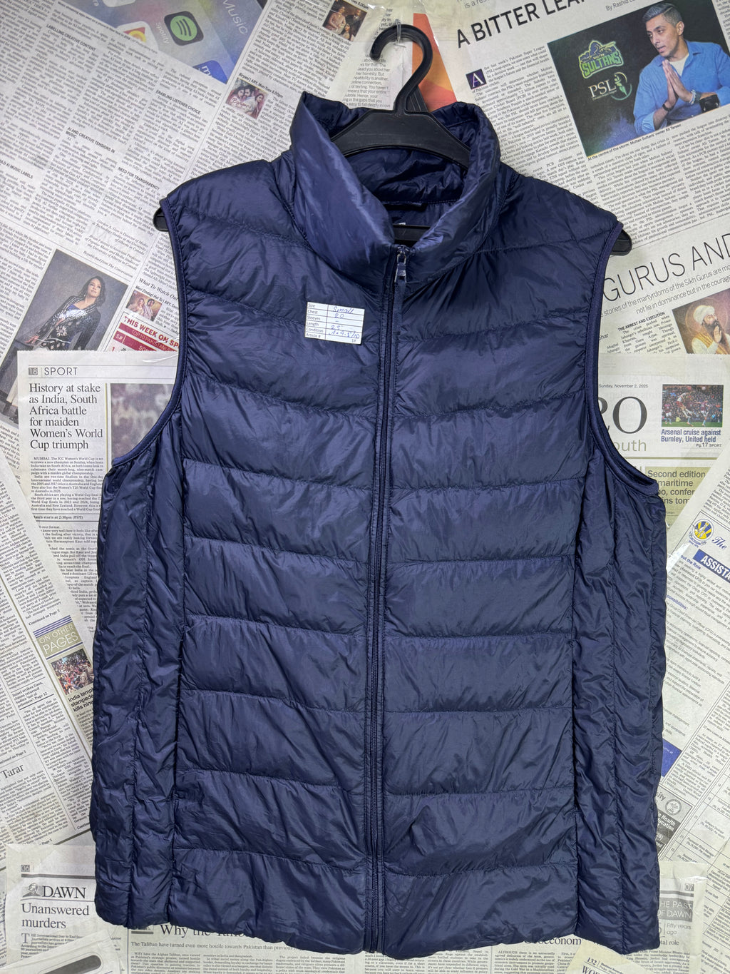 Uniqlo® Small | Chest: 20" | Navy | Sleeveless Puffer Jacket | Filling: Down/Feather | 1821 - Genuine Maal