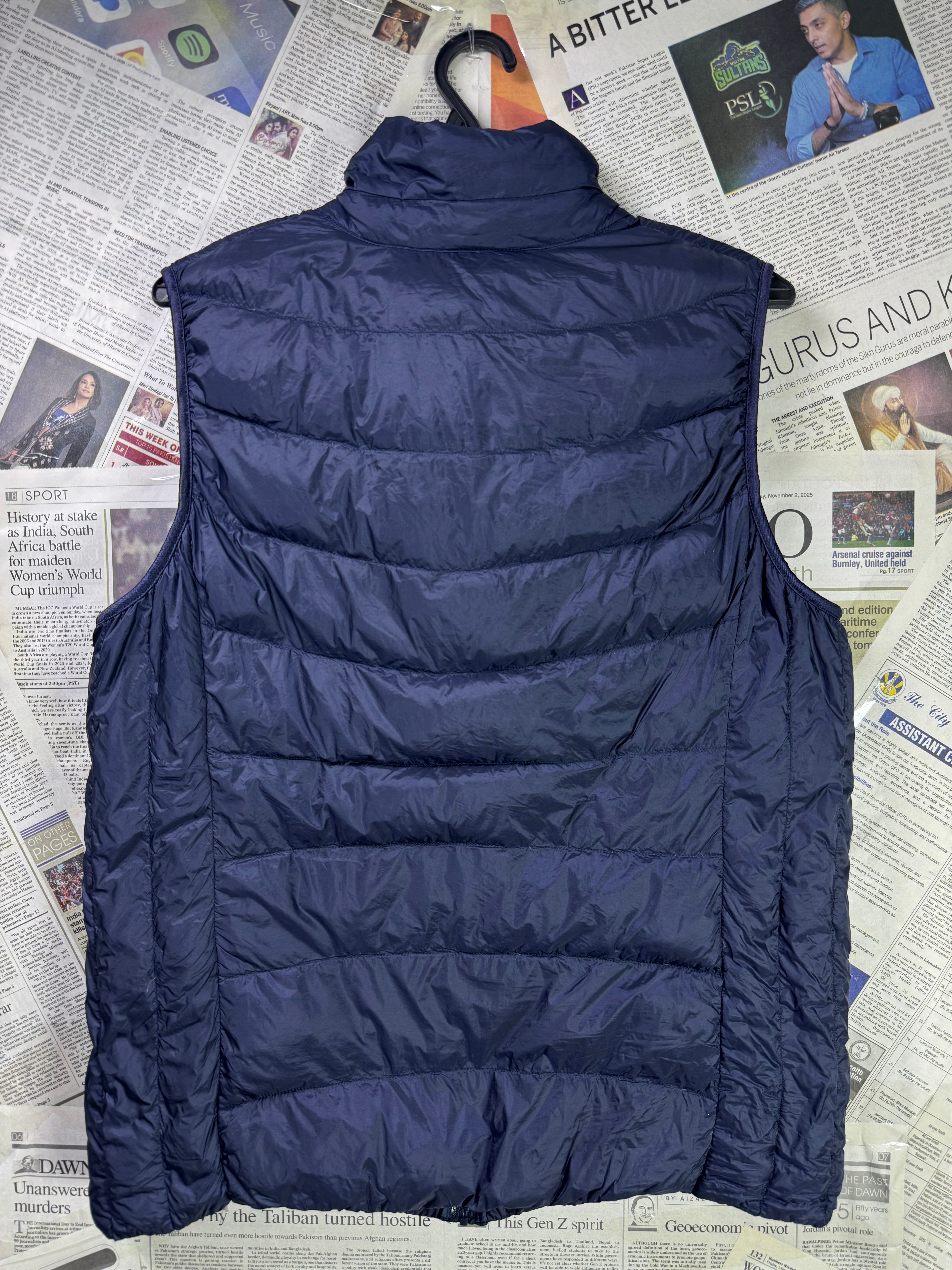 Uniqlo® Small | Chest: 20" | Navy | Sleeveless Puffer Jacket | Filling: Down/Feather | 1821 - Genuine Maal
