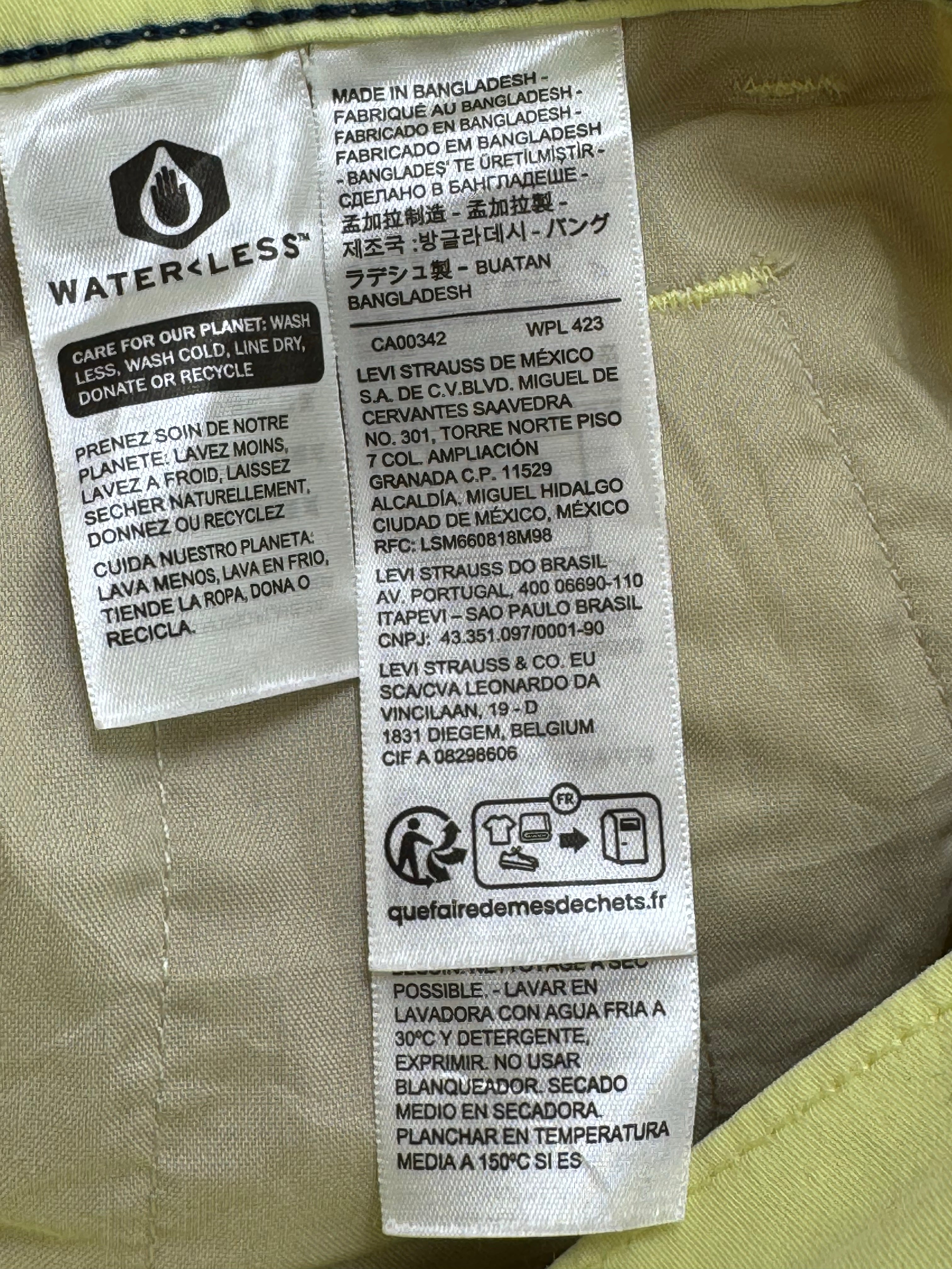 L*vi's® Waist: 30" | Chino Shorts | Cotton - Elastane | 1569 - Genuine Maal