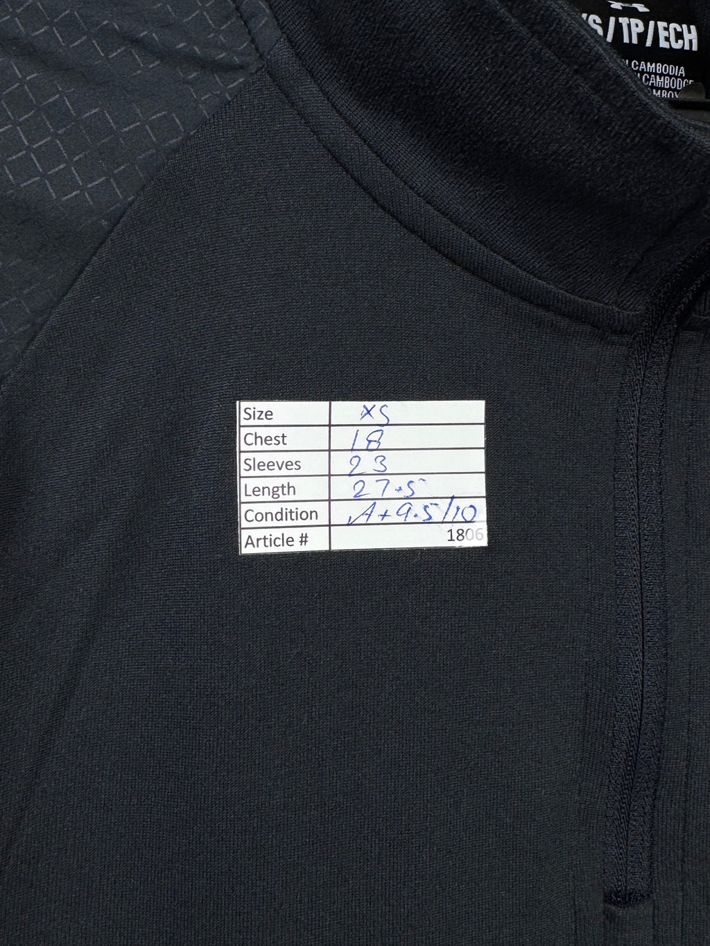 Under Armo*r® XS | Chest: 18" | Black | Sports Pullover | Lining: Stretch | 1806 - Genuine Maal