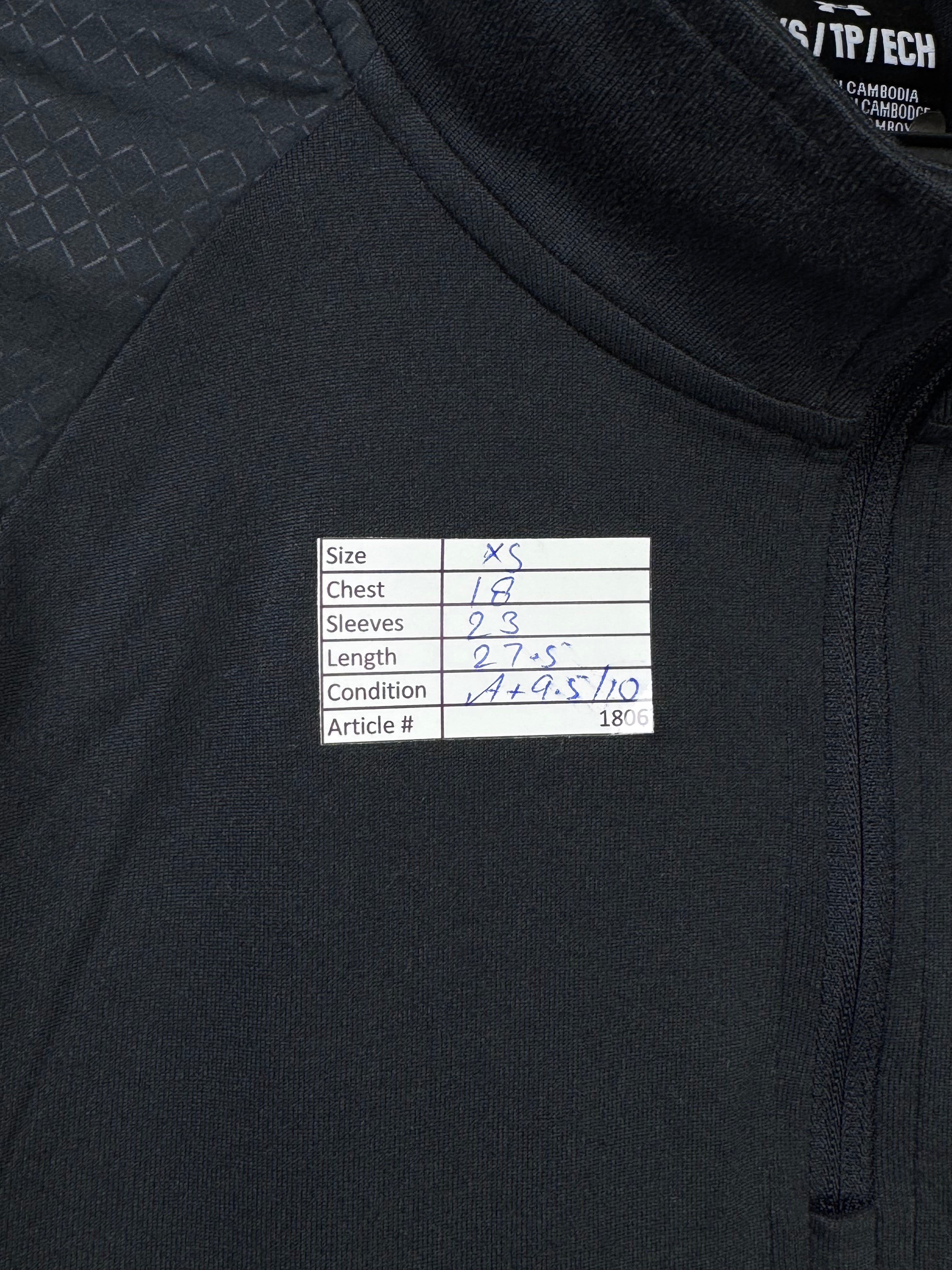 Under Armo*r® XS | Chest: 18" | Black | Sports Pullover | Lining: Stretch | 1806 - Genuine Maal