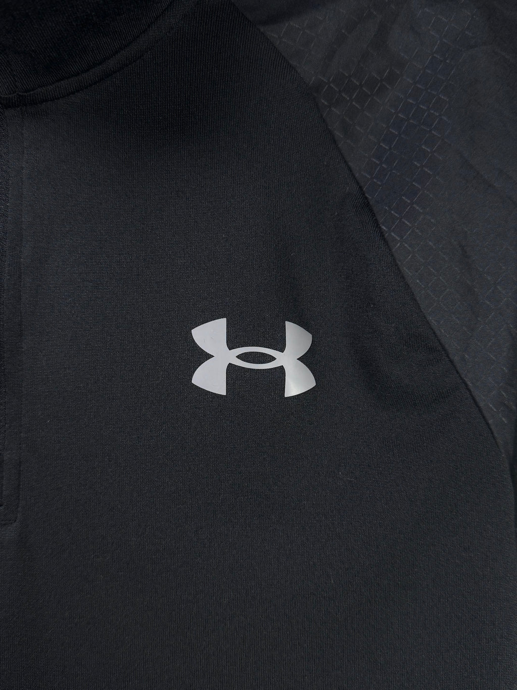 Under Armo*r® XS | Chest: 18" | Black | Sports Pullover | Lining: Stretch | 1806 - Genuine Maal