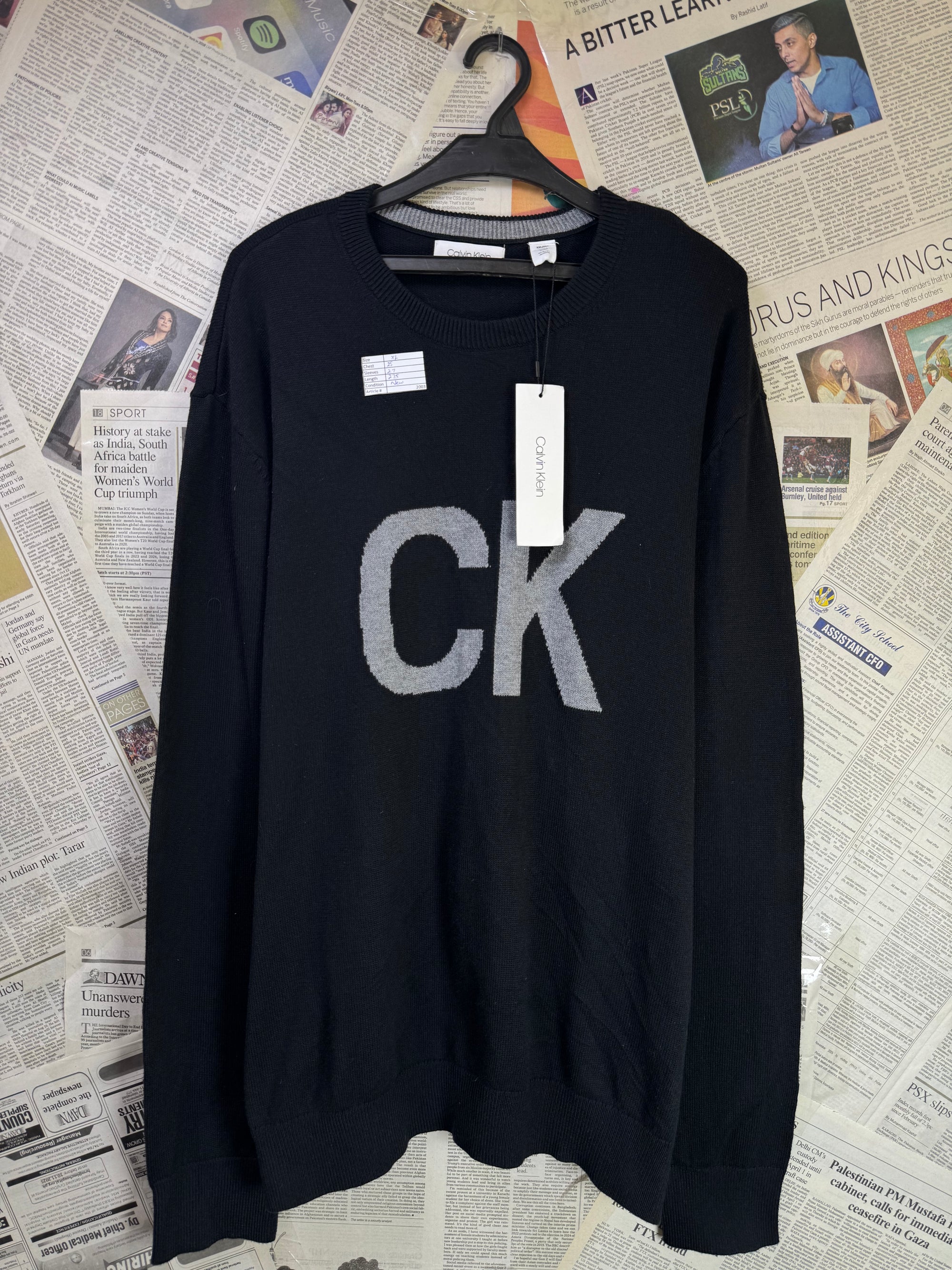 C K® XL | Chest: 25" | Black | Knit Sweater | Cotton - Poly | 2003 - Genuine Maal