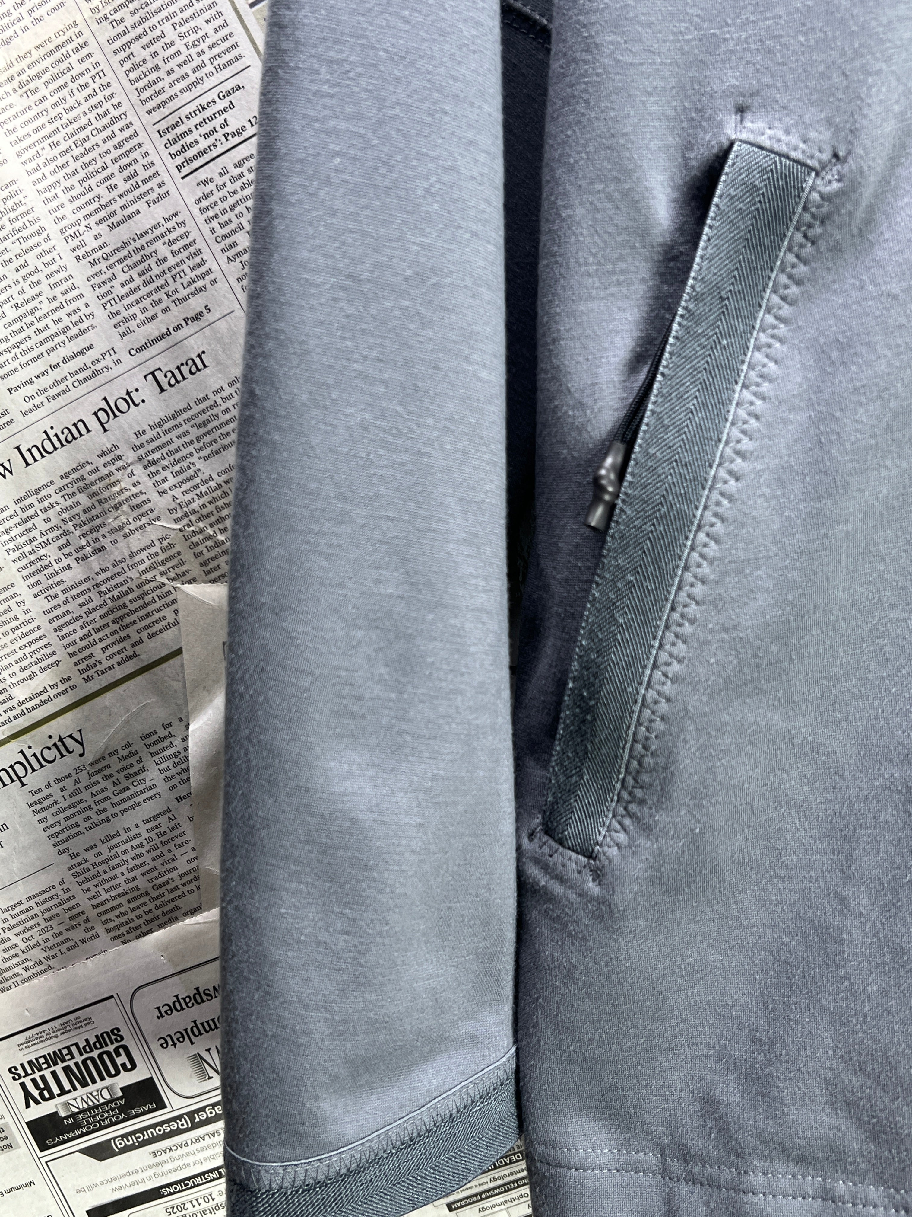 N*ke® Medium | Chest: 22.5" | Grey | Jacket with Hoodie | 1872 - Genuine Maal