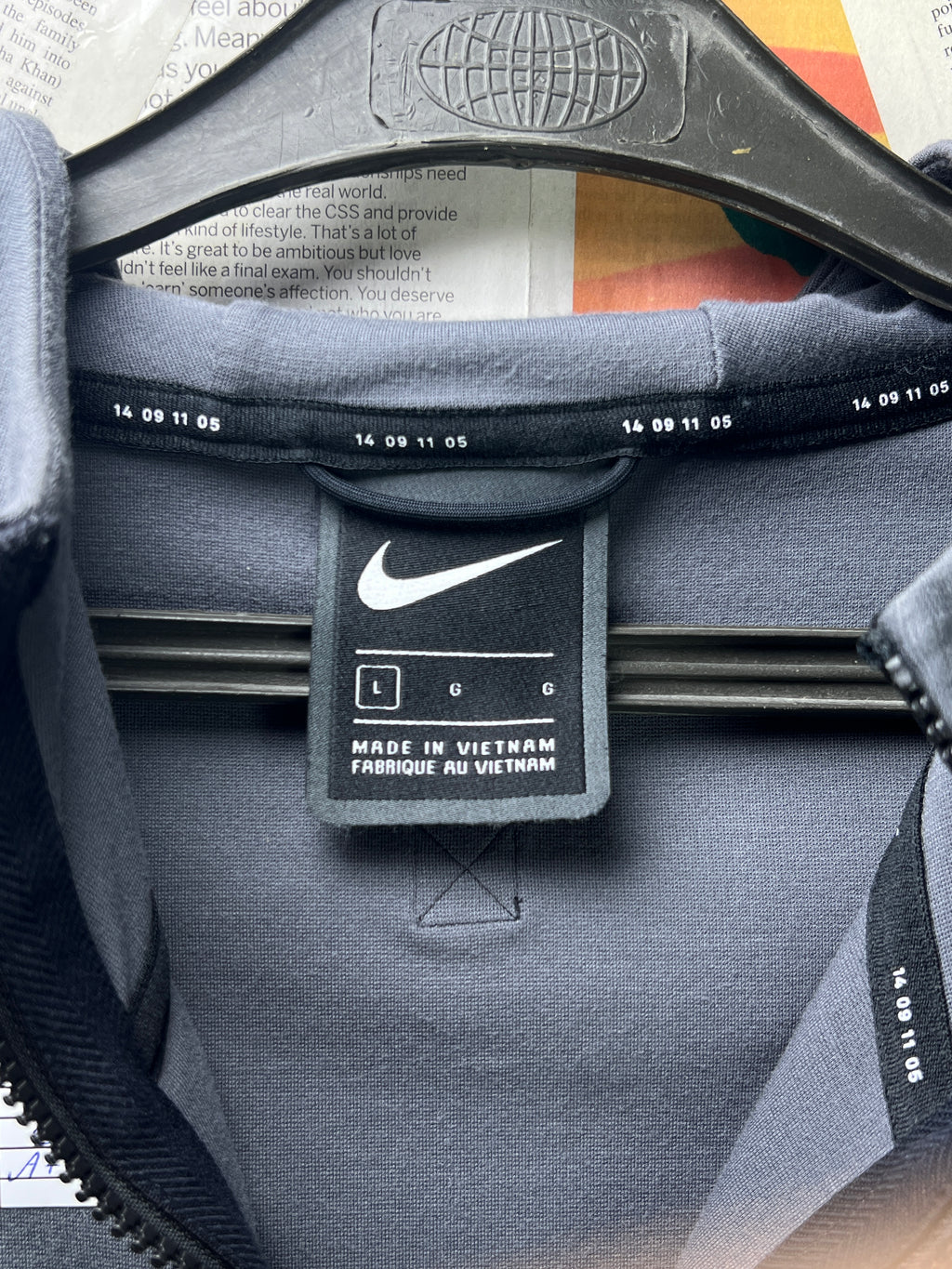 N*ke® Medium | Chest: 22.5" | Grey | Jacket with Hoodie | 1872 - Genuine Maal