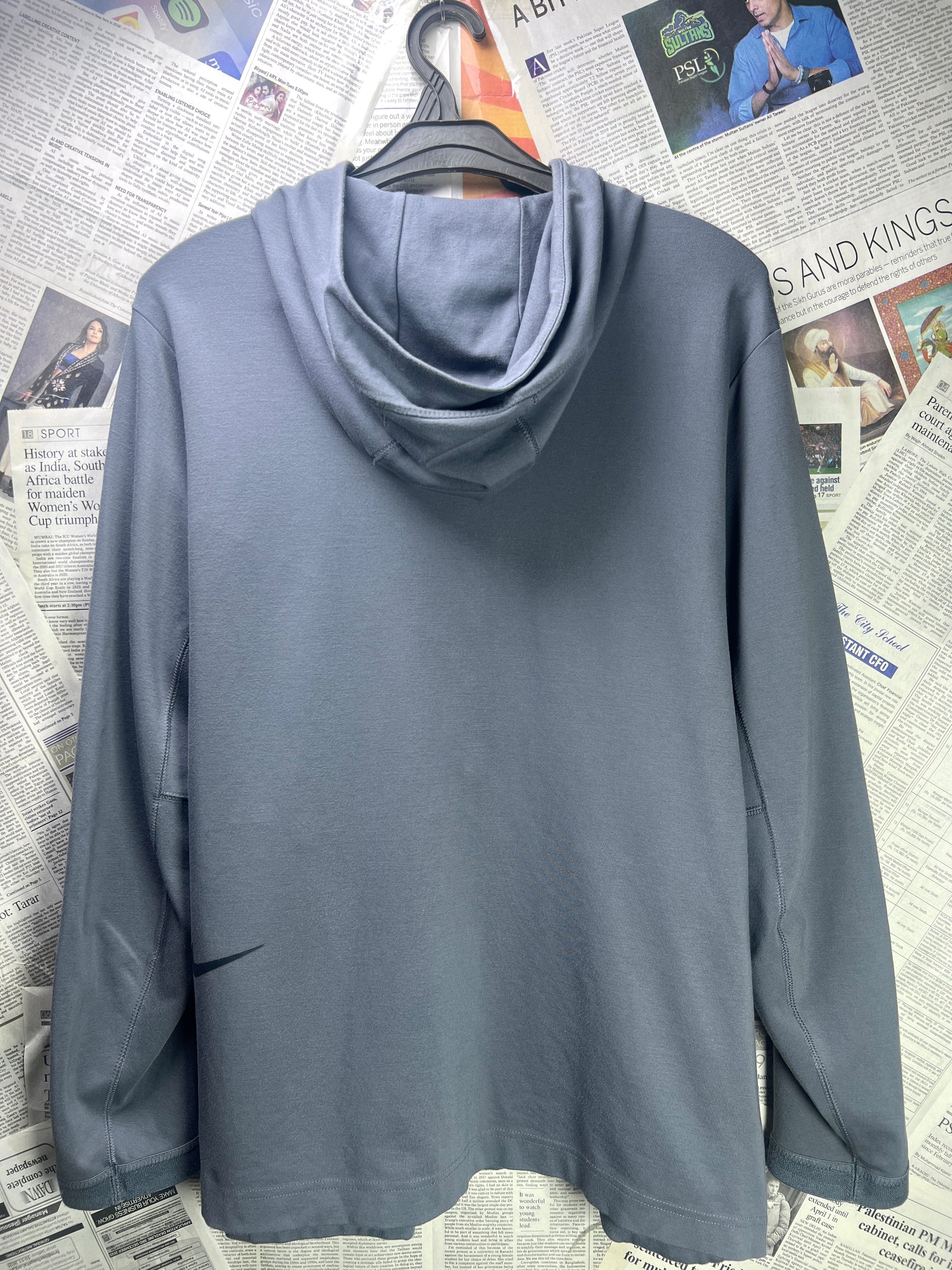 N*ke® Medium | Chest: 22.5" | Grey | Jacket with Hoodie | 1872 - Genuine Maal