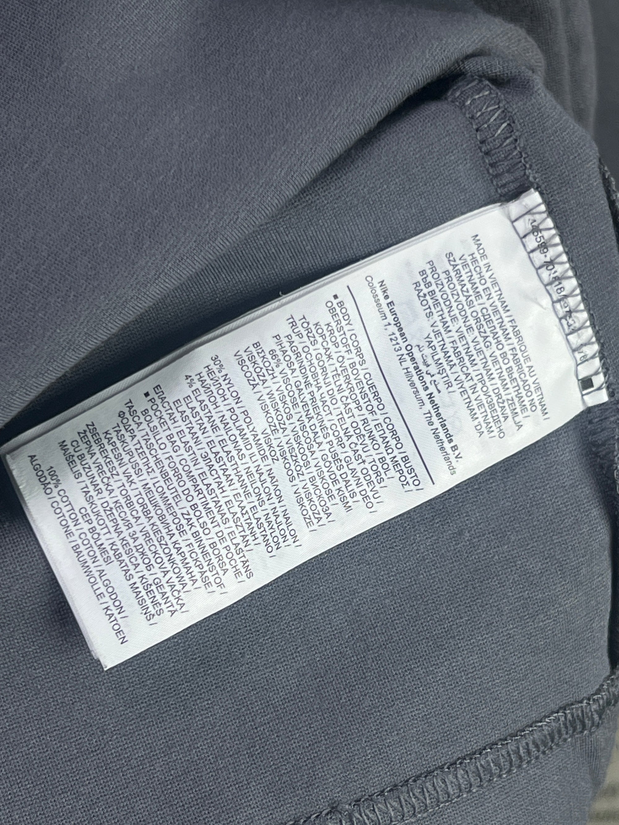 N*ke® Medium | Chest: 22.5" | Grey | Jacket with Hoodie | 1872 - Genuine Maal