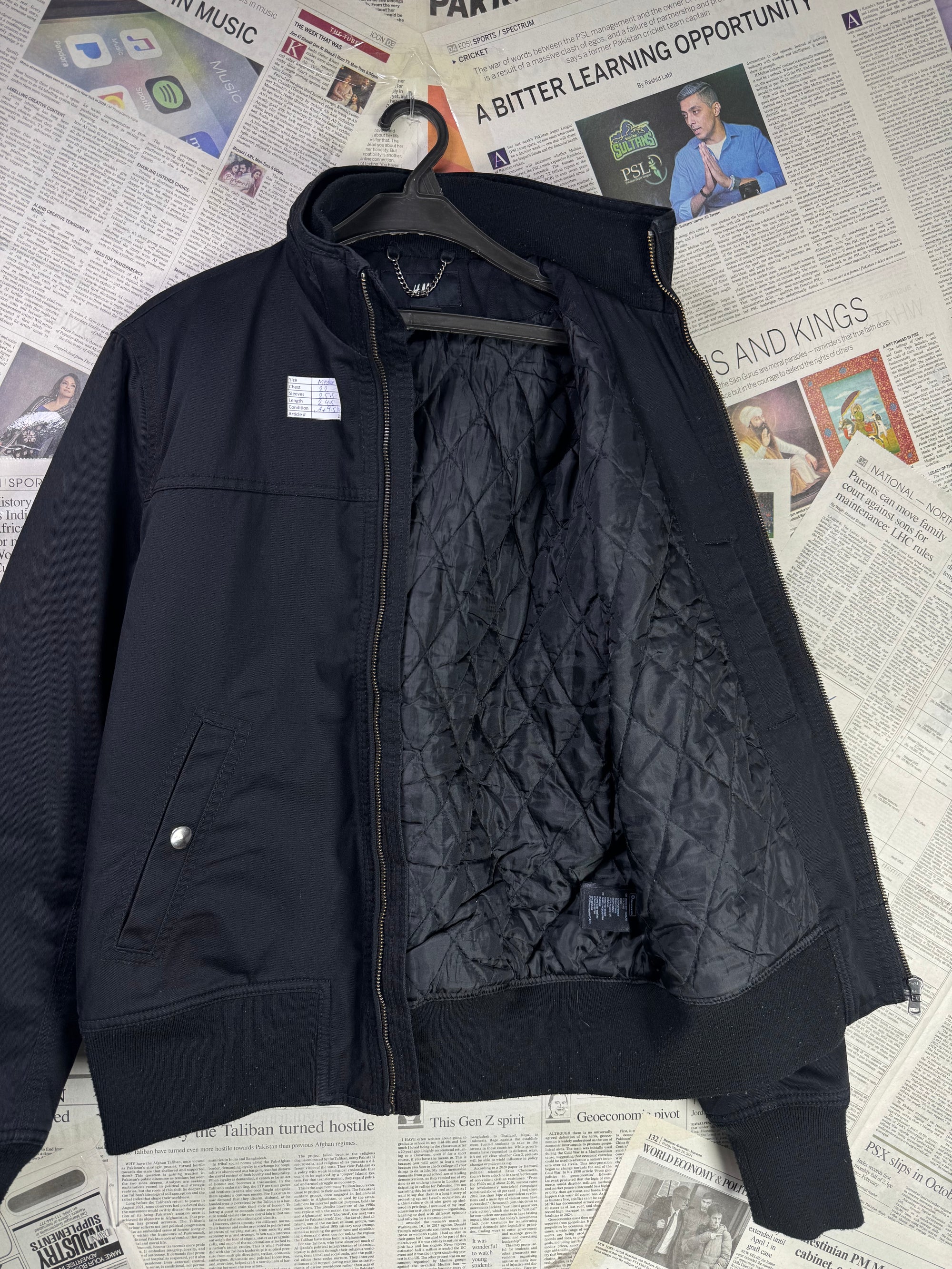 H&M® Medium | Chest: 22" | Black | Heavy Bomber Jacket | Inner: Quilted Padding | 2011 - Genuine Maal