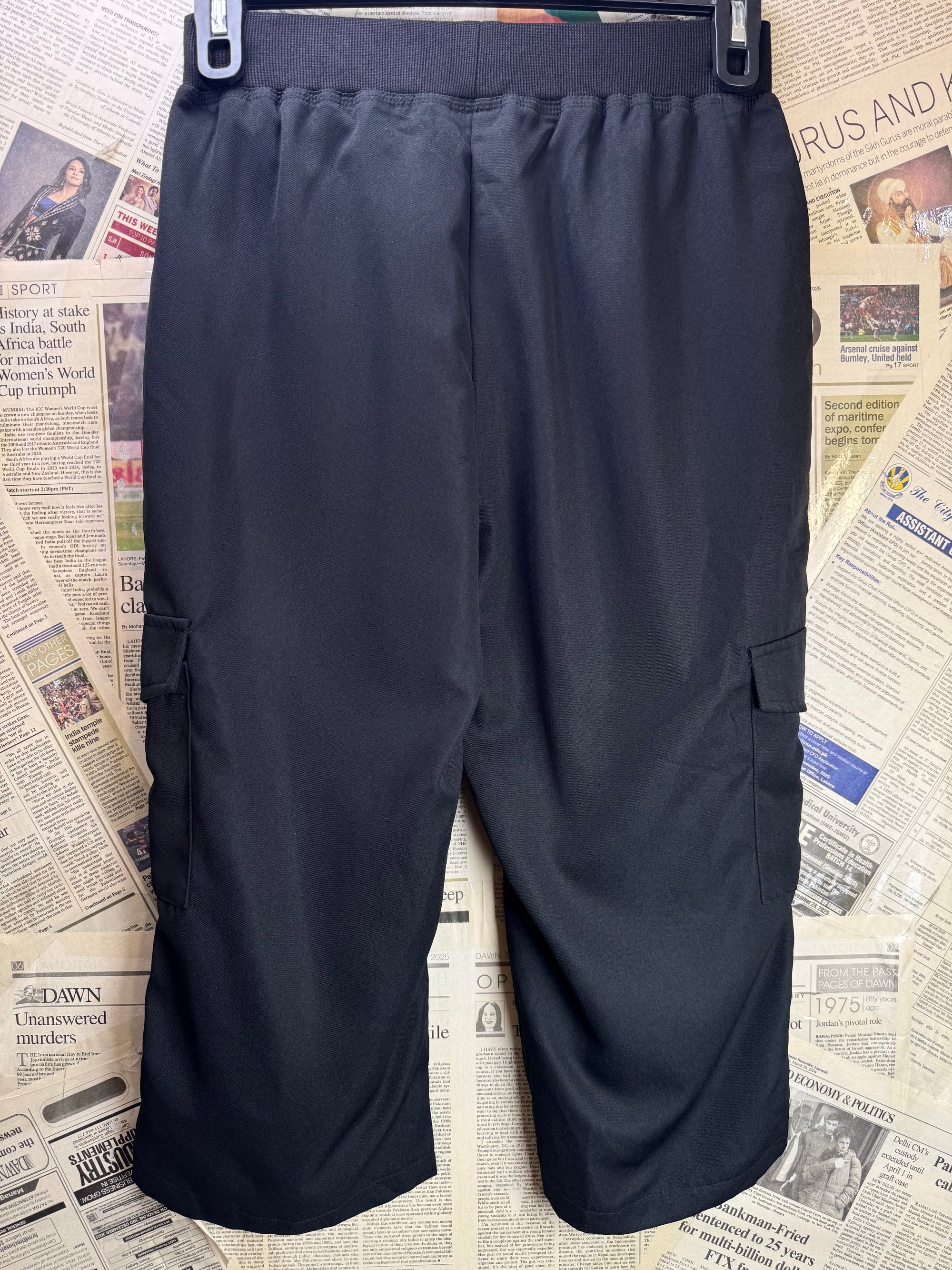 ® Waist: 28" to 30" | Black | 3 - Quarters Shorts | Poly - Spandex | 1550 - Genuine Maal