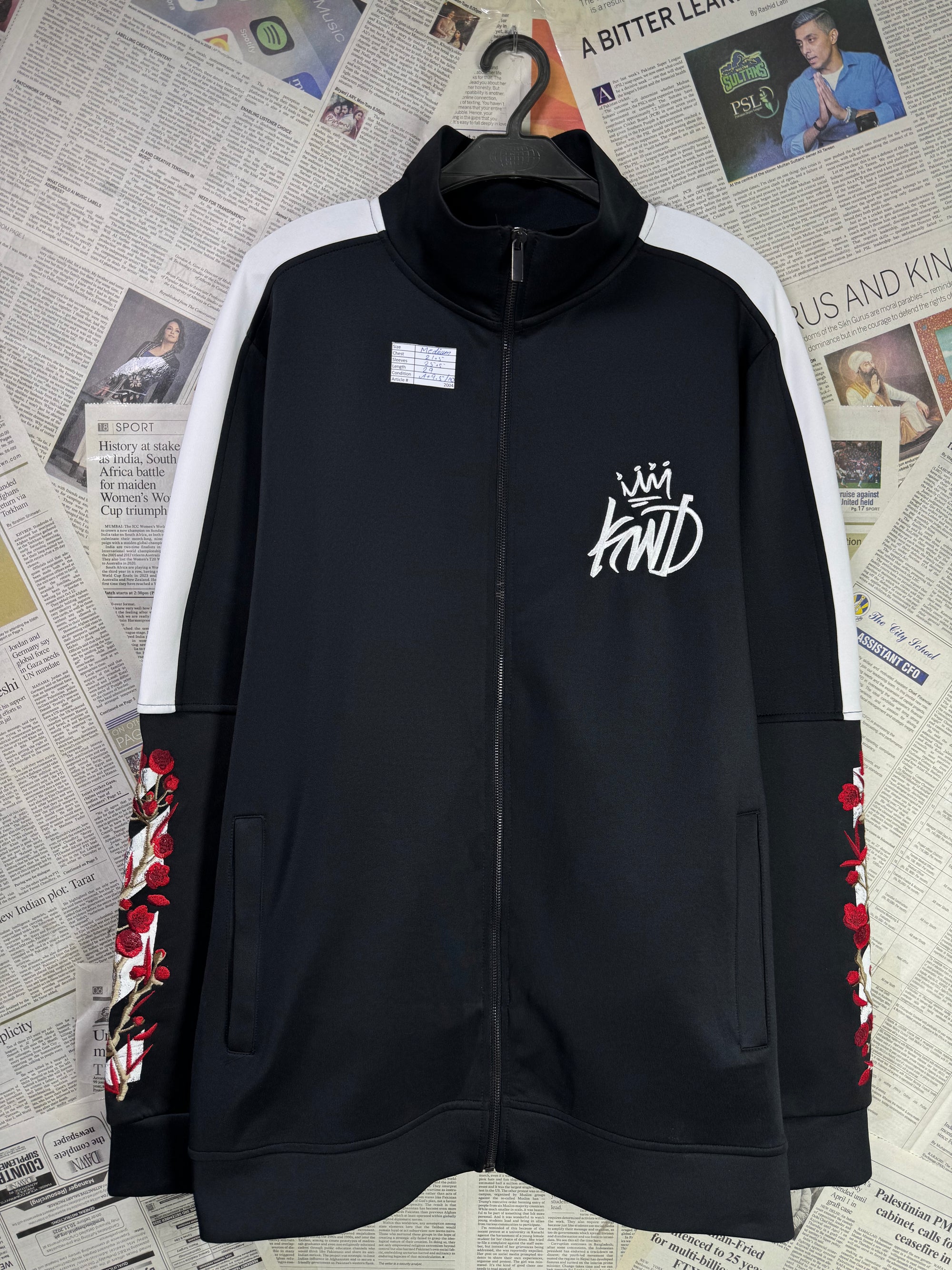 KWD® Medium | Chest: 21.5" | Black with Floral on Sleeves | Jacket | Inner: Stretched | 2004 - Genuine Maal