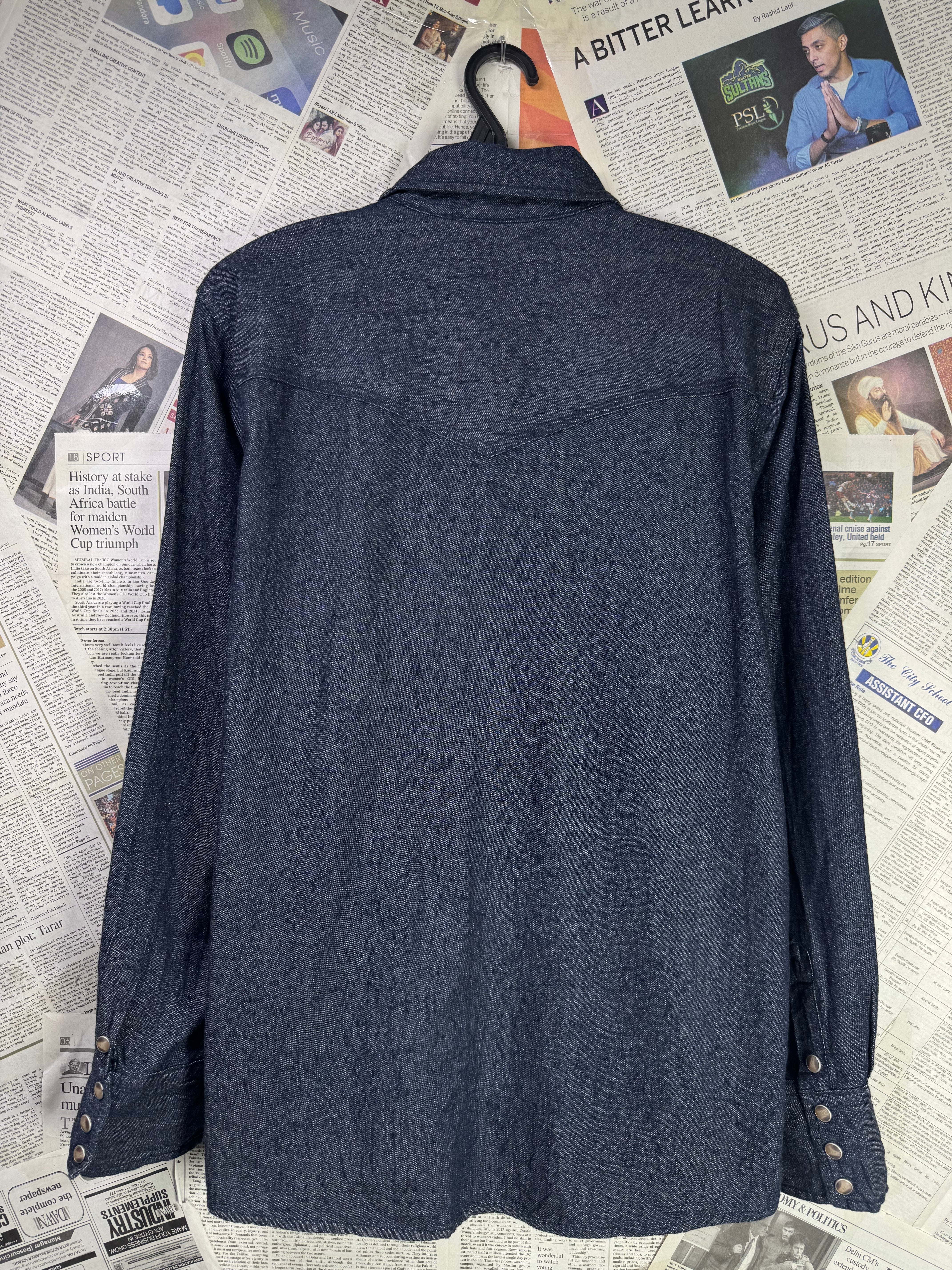 Carhartt® Small | Chest: 21" | Blue | VTG Denim Flame Resistant Shirt | Cotton | 2000 - Genuine Maal