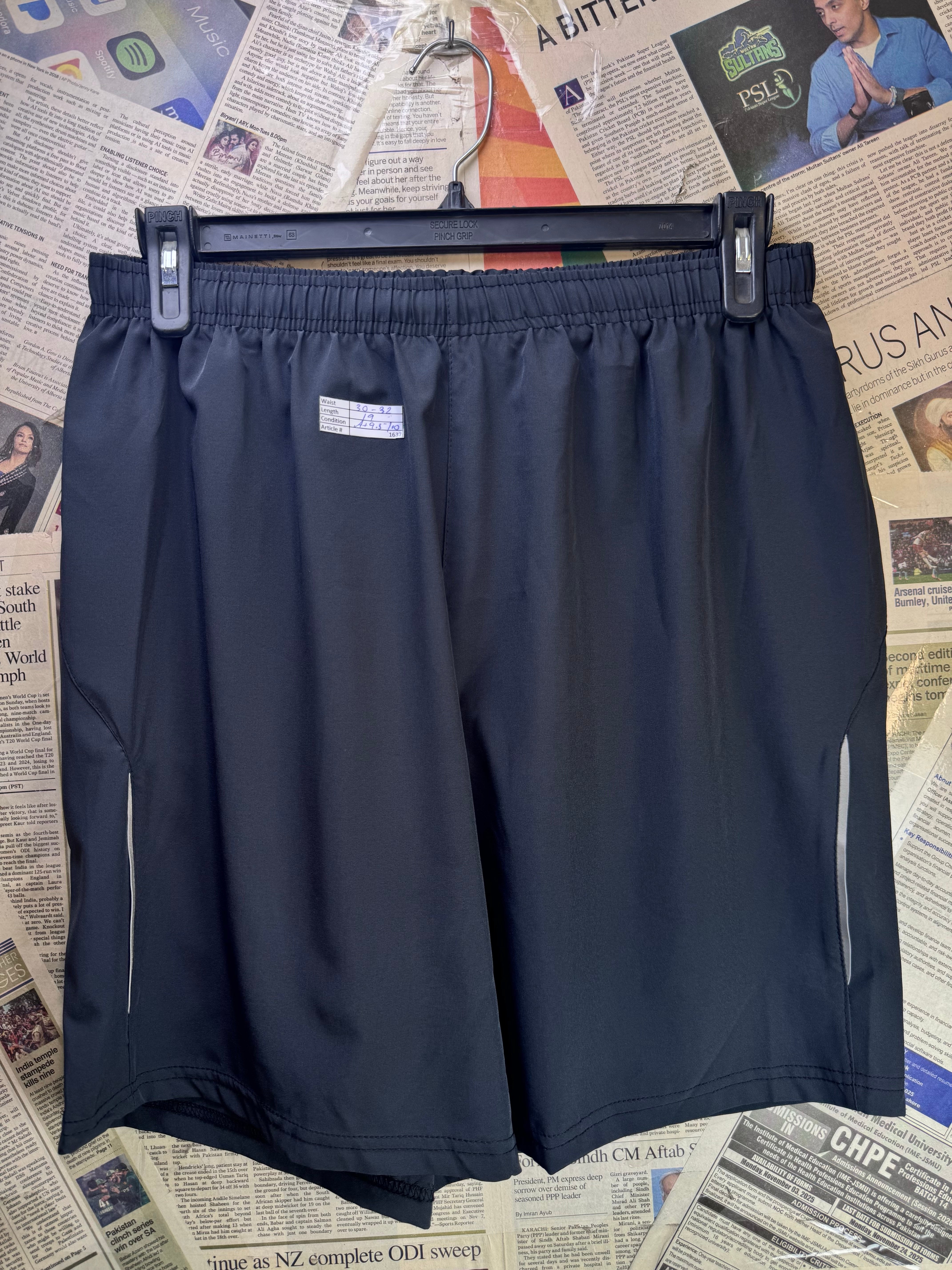 Aptus® Waist: 30" to 32" | Black | Gym Shorts | Poly - Elastane | 1637 - Genuine Maal