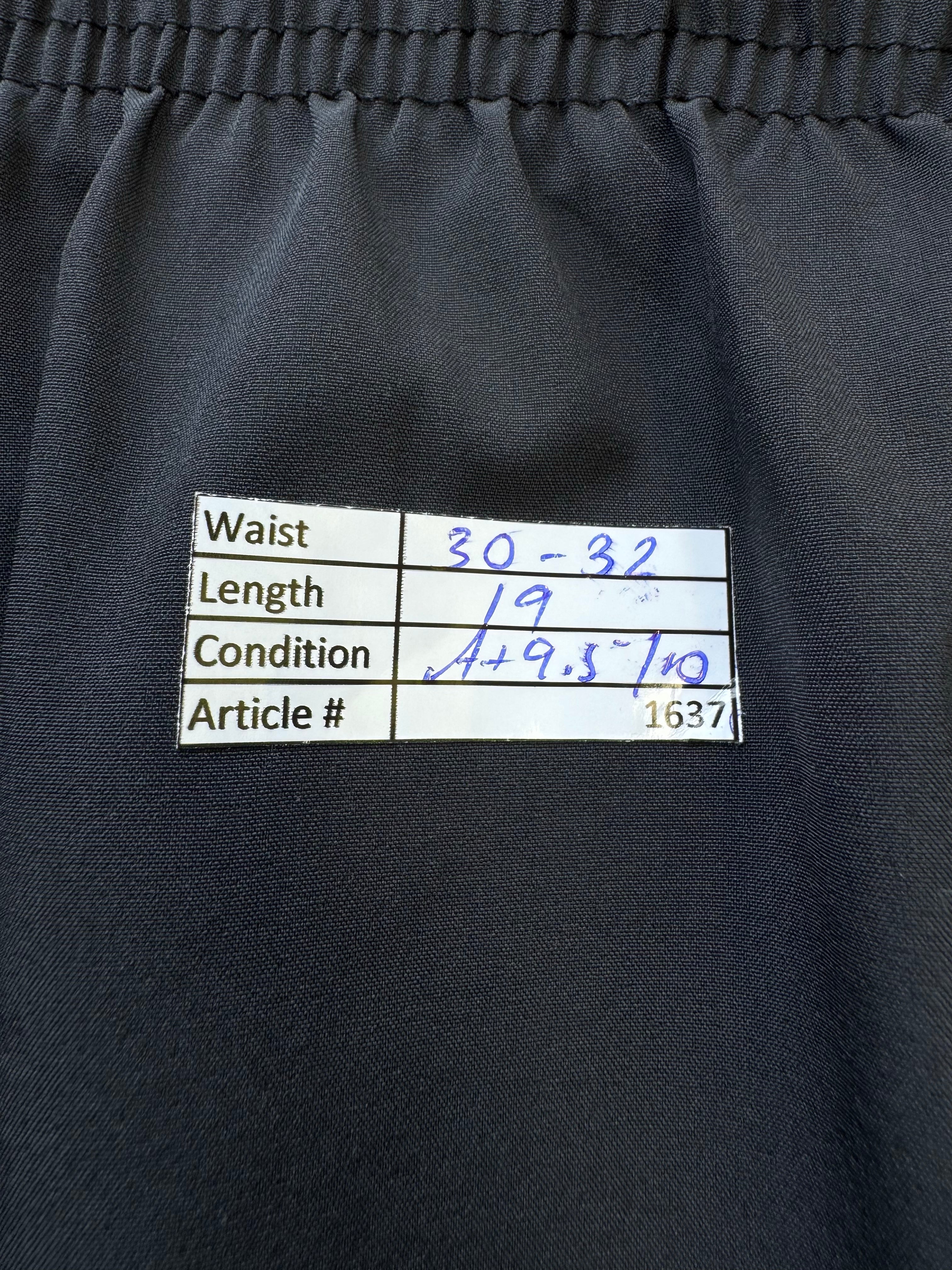 Aptus® Waist: 30" to 32" | Black | Gym Shorts | Poly - Elastane | 1637 - Genuine Maal