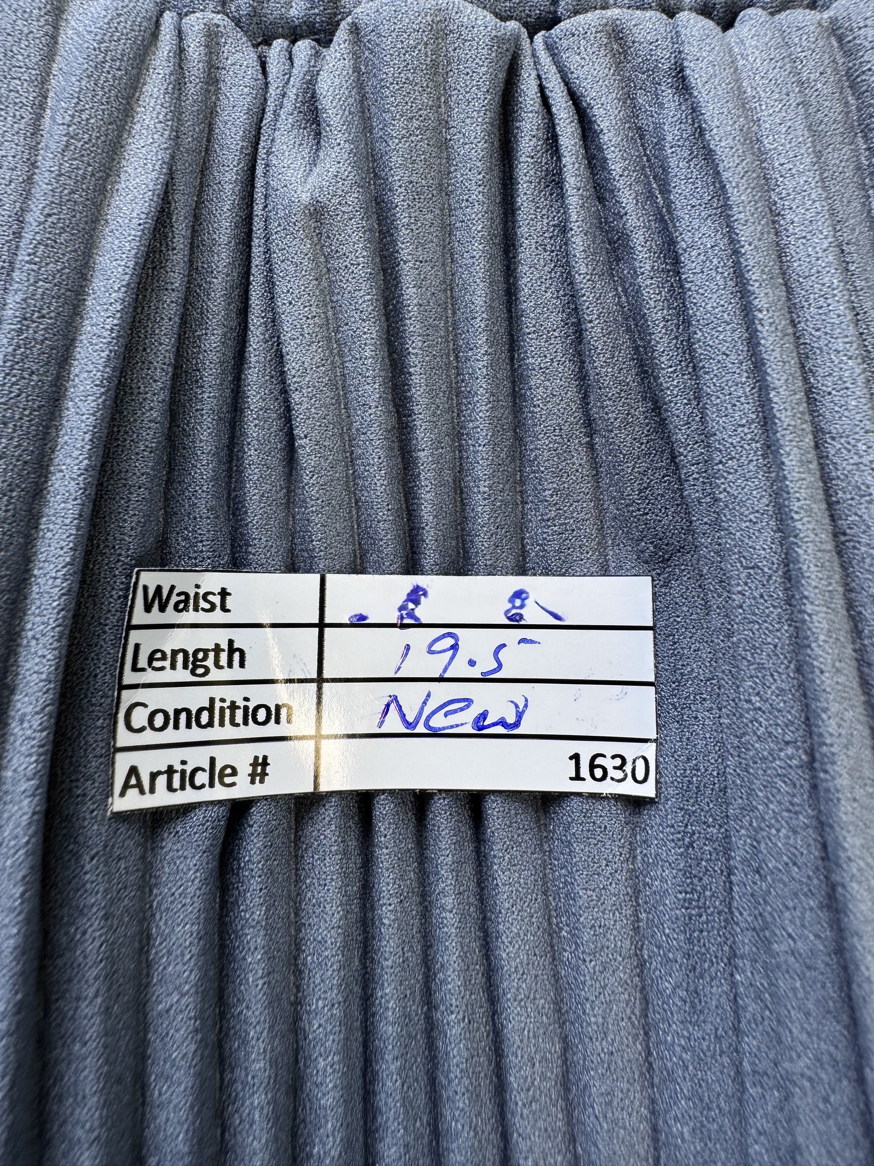 Maniere De Voir® Waist: 30" to 32" | Grey | Shorts | Poly - Elastane | 1630 - Genuine Maal