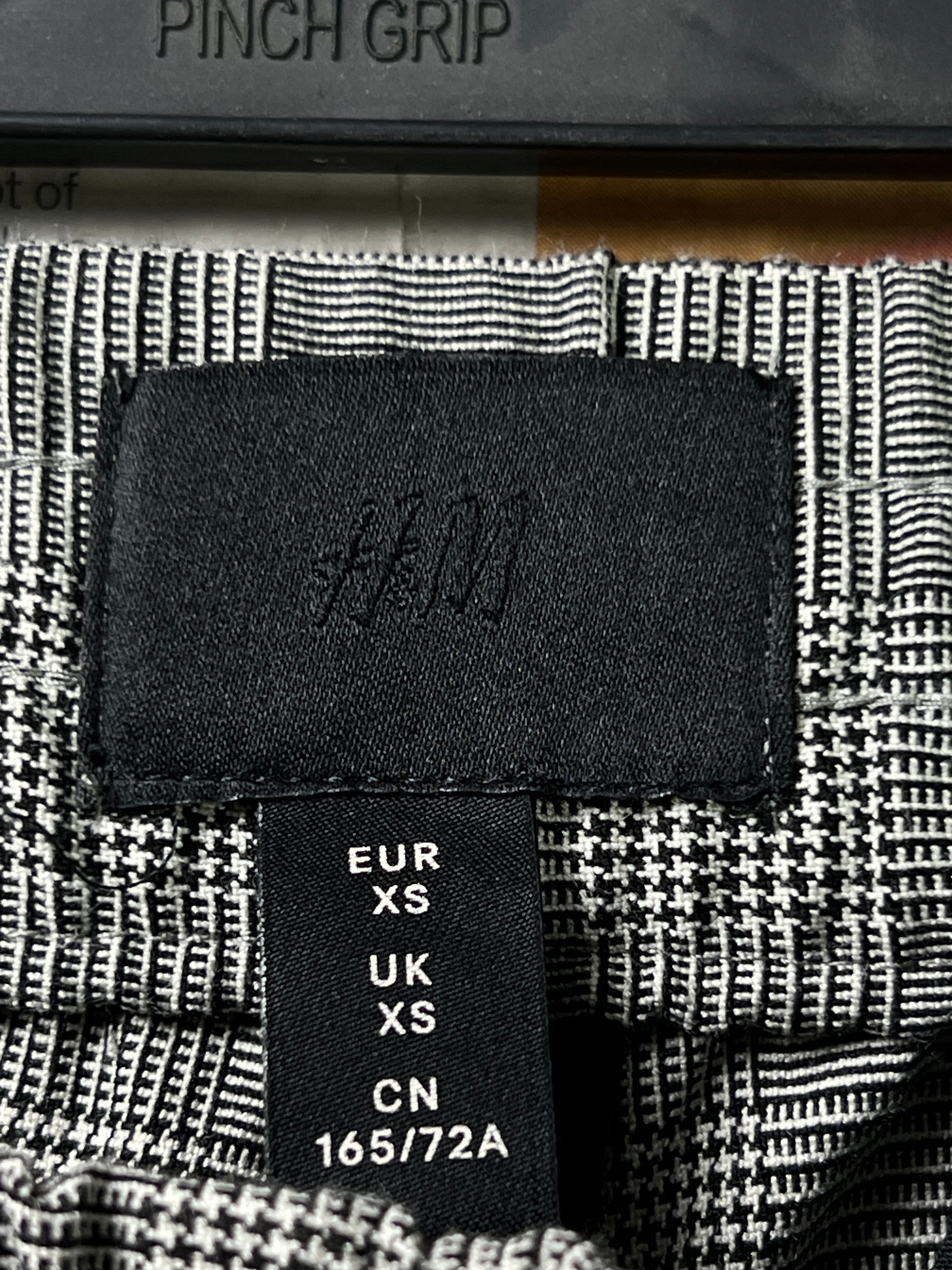 H&M® Waist: 26" to 28" | Houndstooth Pattern | Tapered Drawstring Trouser | 2630 - Genuine Maal
