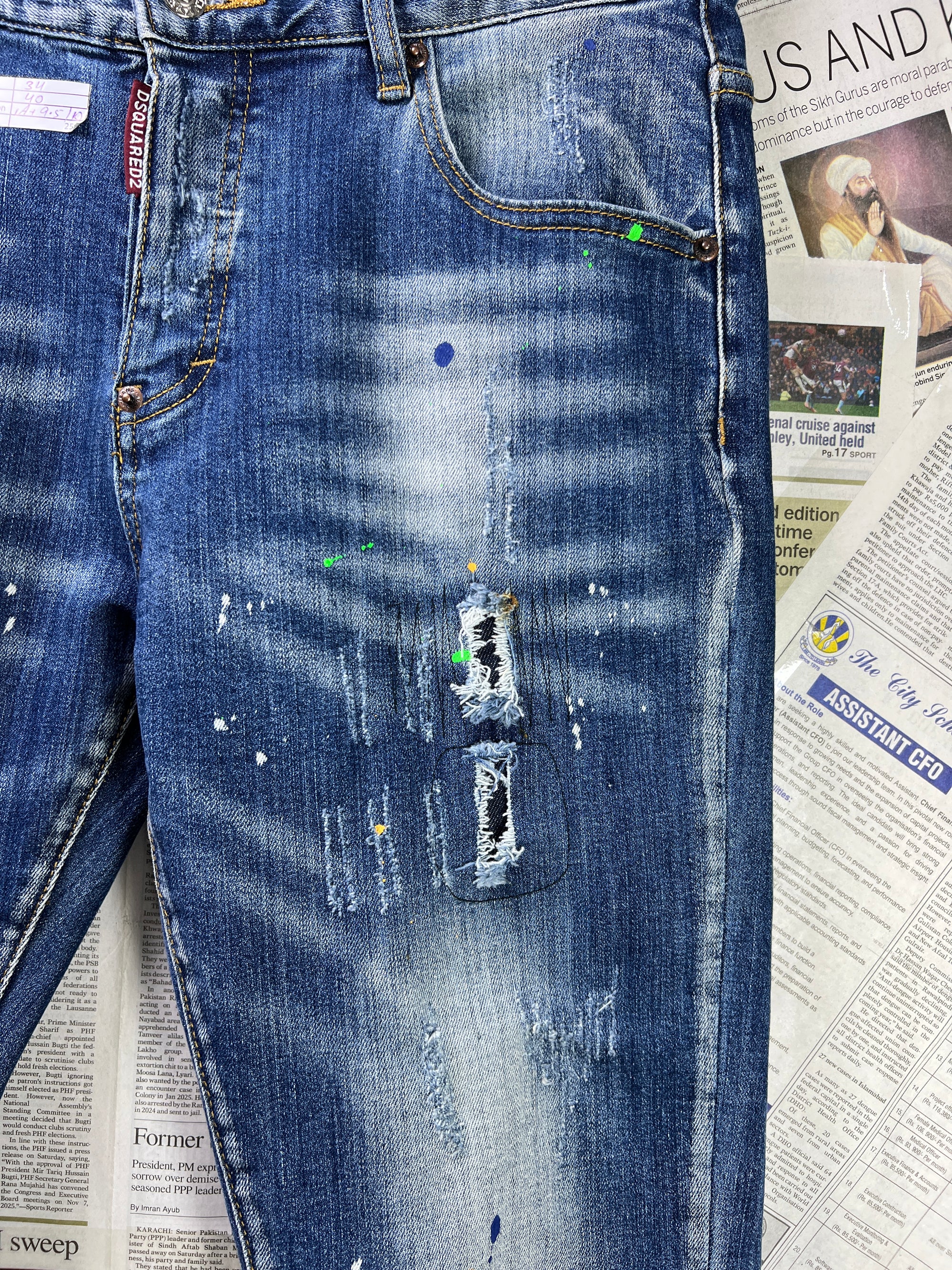 Women - DSQUARED® Waist: 34" | Blue | Distressed Denim Slim Fit Pants | 2598 | Made in Italy - Genuine Maal