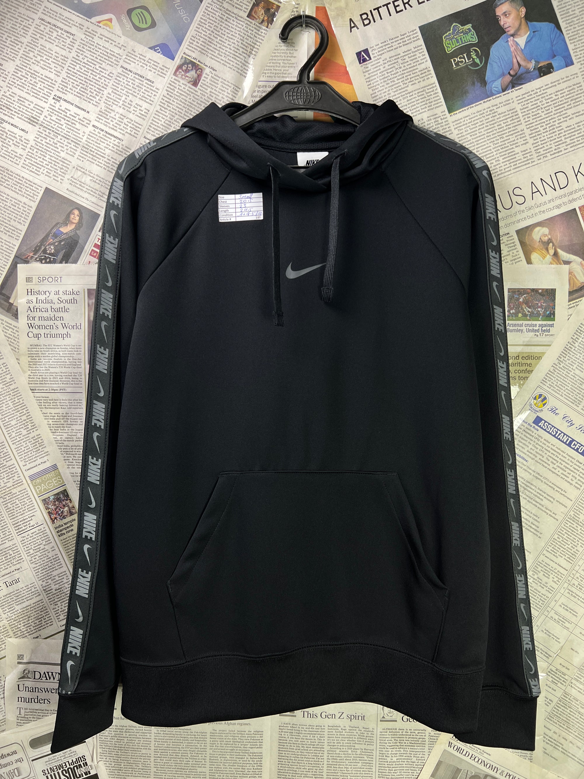 N*ke® Small | Chest: 20.5" | Black | Hoodie Pullover | Stretch Lining | 1954 - Genuine Maal