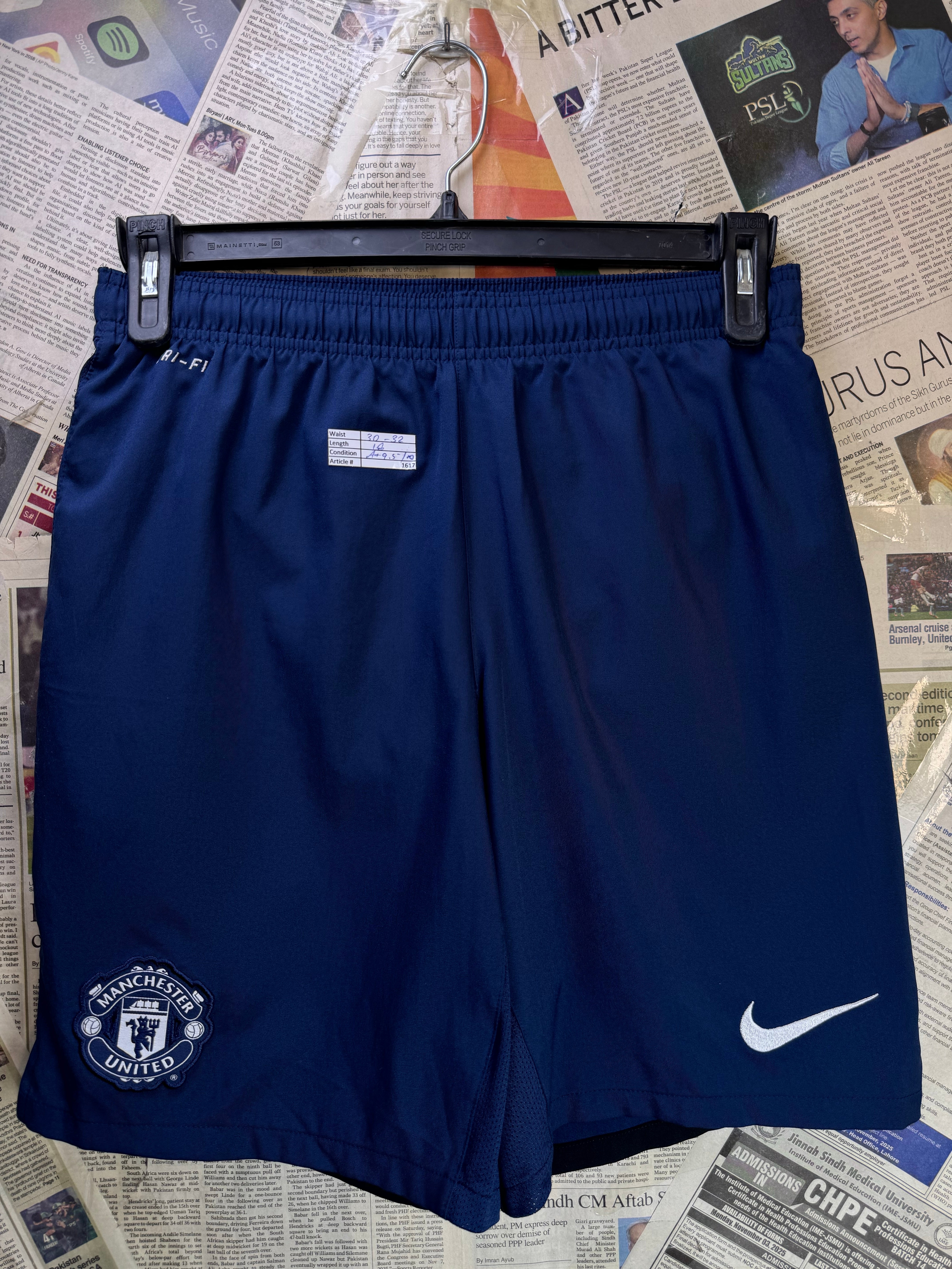 N*ke® Waist: 30" to 32" | Navy Blue | Manchester United FC Sports Shorts | Poly | 1617 - Genuine Maal