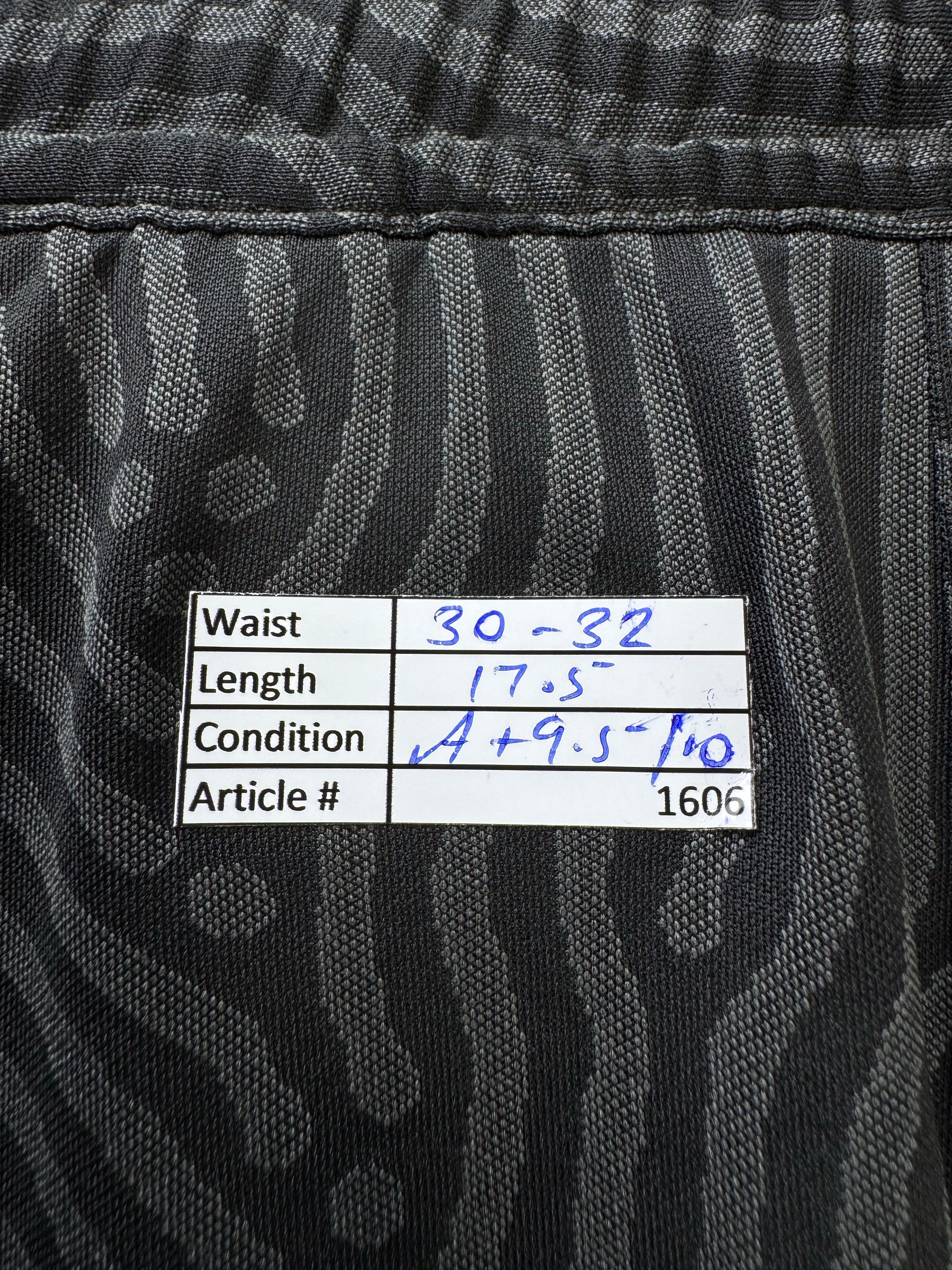 N*ke® Waist: 30" to 32" | Sports Shorts | Poly | 1606 - Genuine Maal